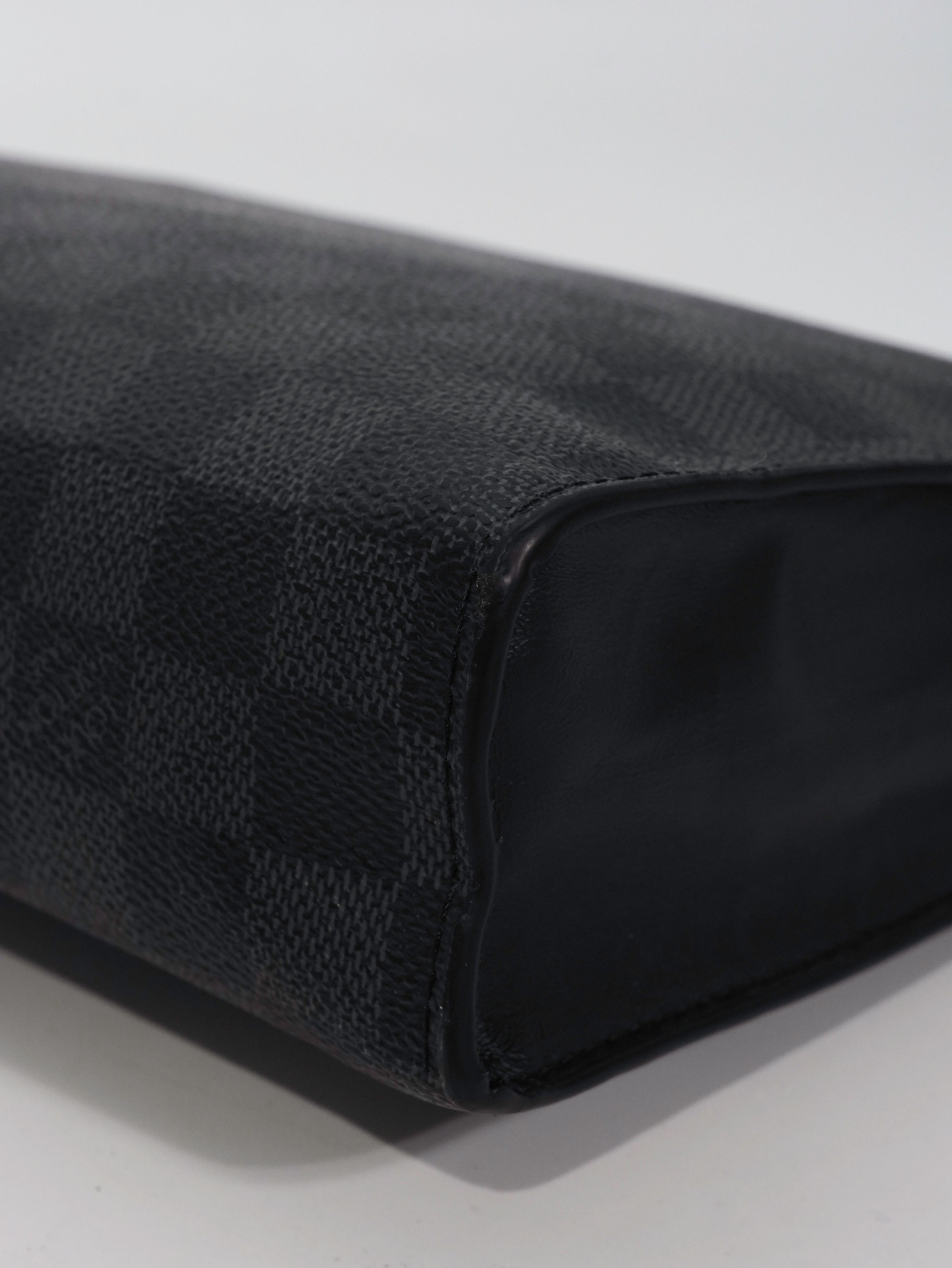 Louis Vuitton Pochette Toilette Damier Graphite