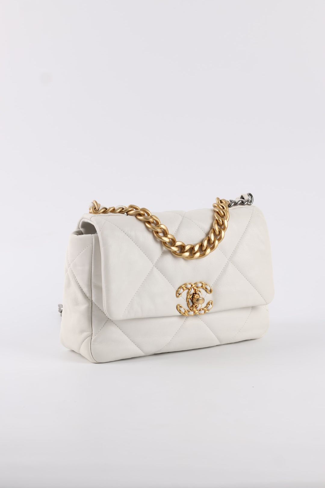 Chanel 19 in Pelle