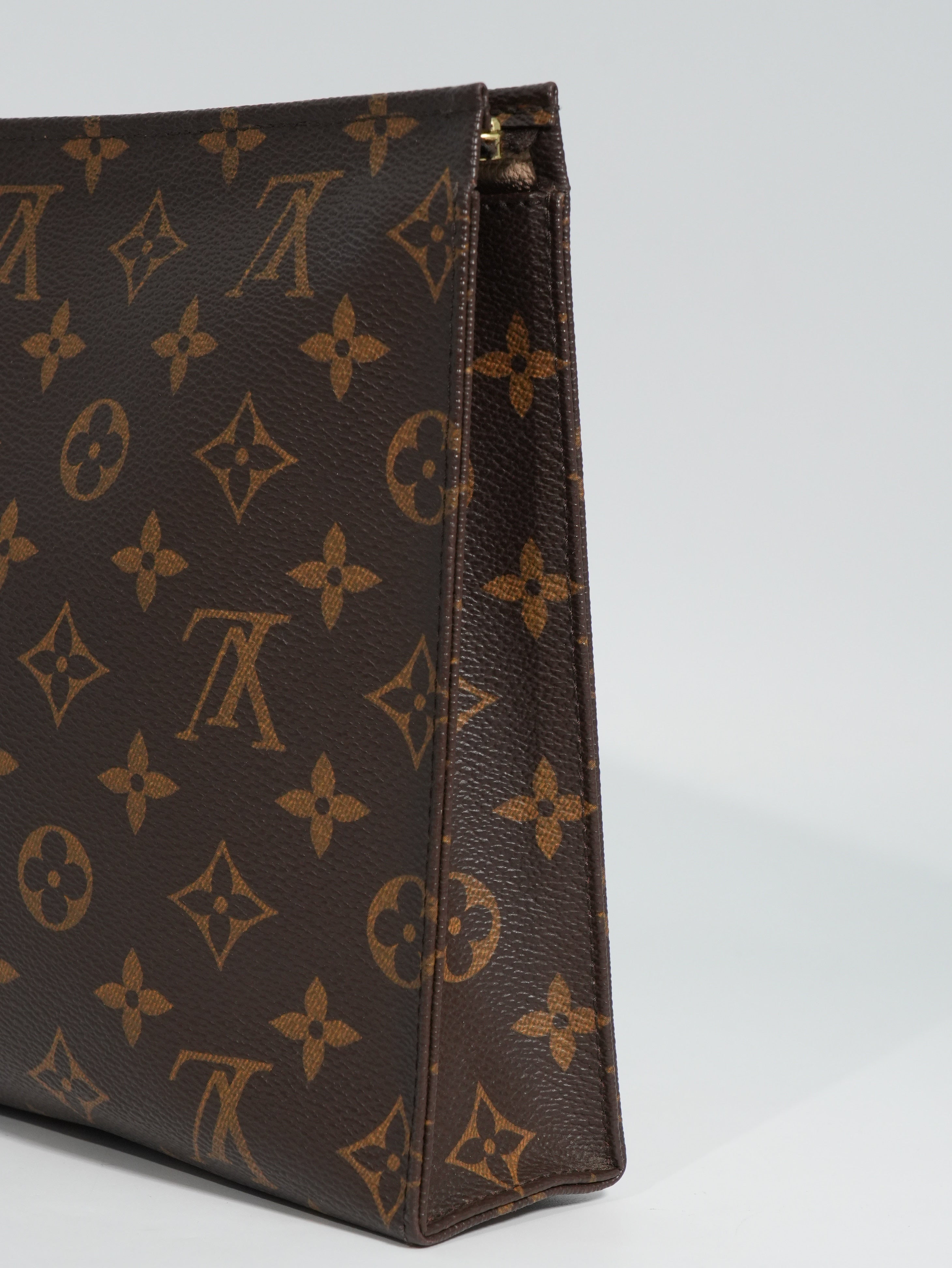 Louis Vuitton Toilette 26 Monogram