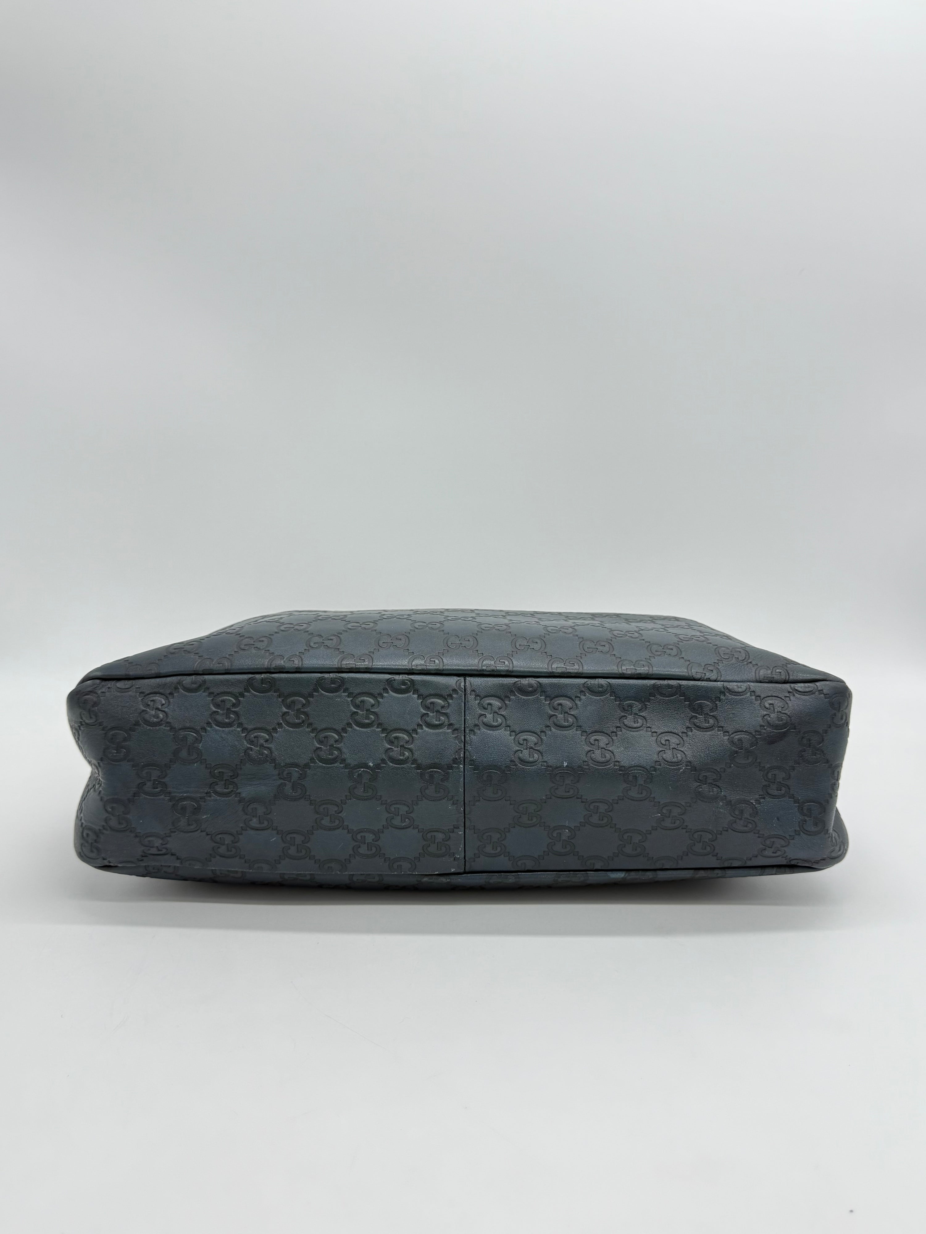 Gucci Hobo GG Signature