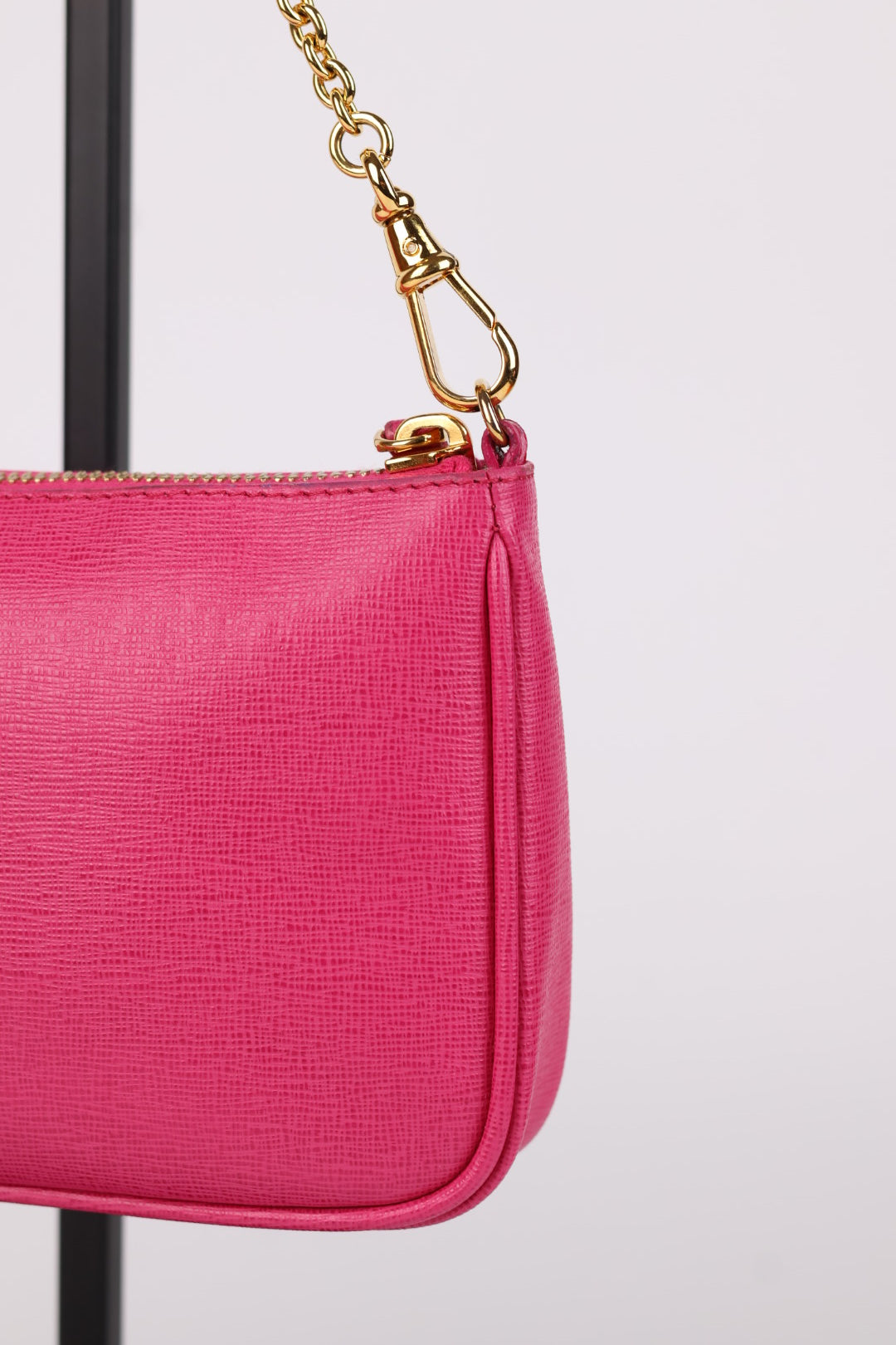 Fendi Chain Pochette in Pelle