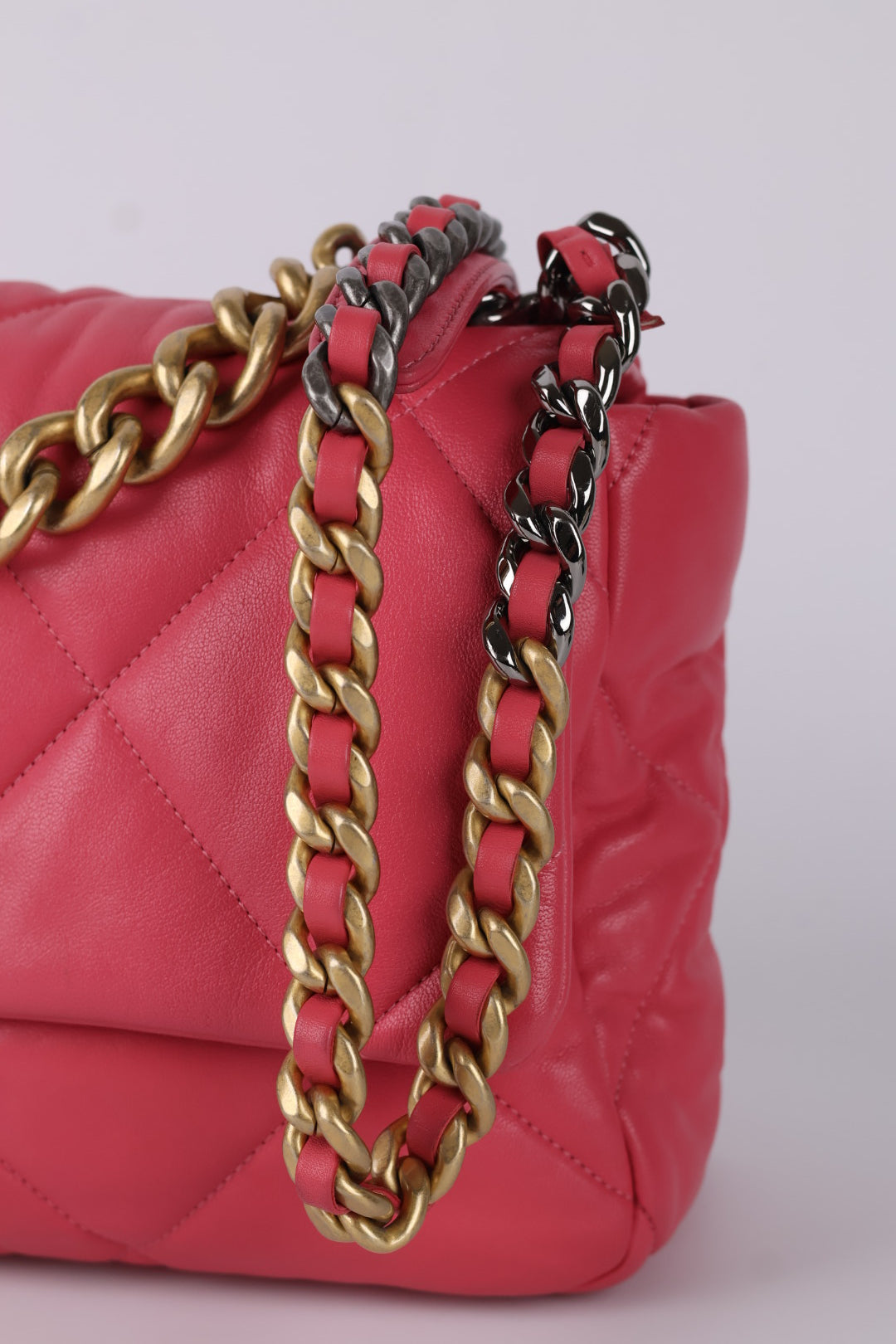 Chanel 19 Media in Pelle d’Agnello