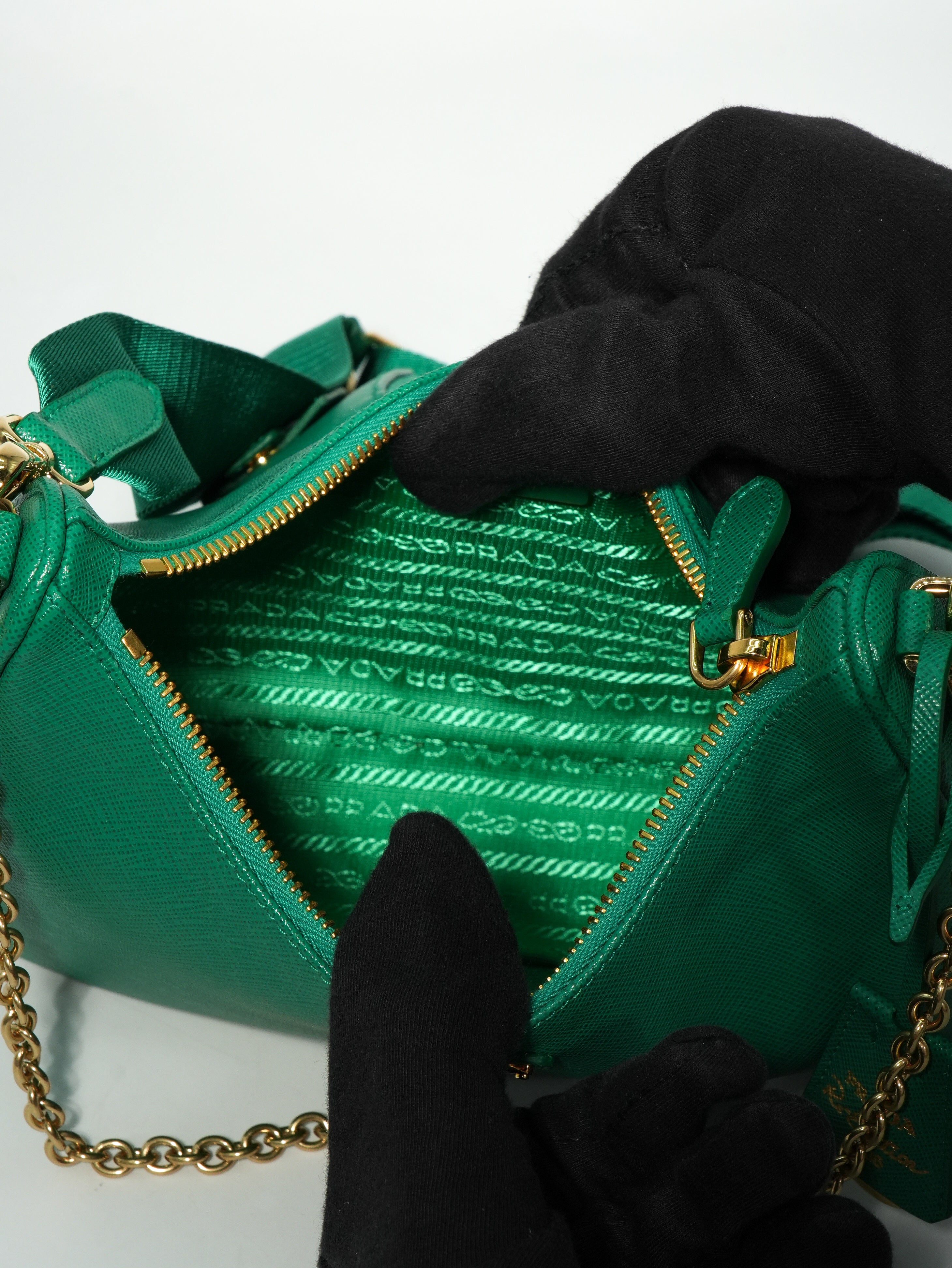Prada Re-Edition 2005 Saffiano