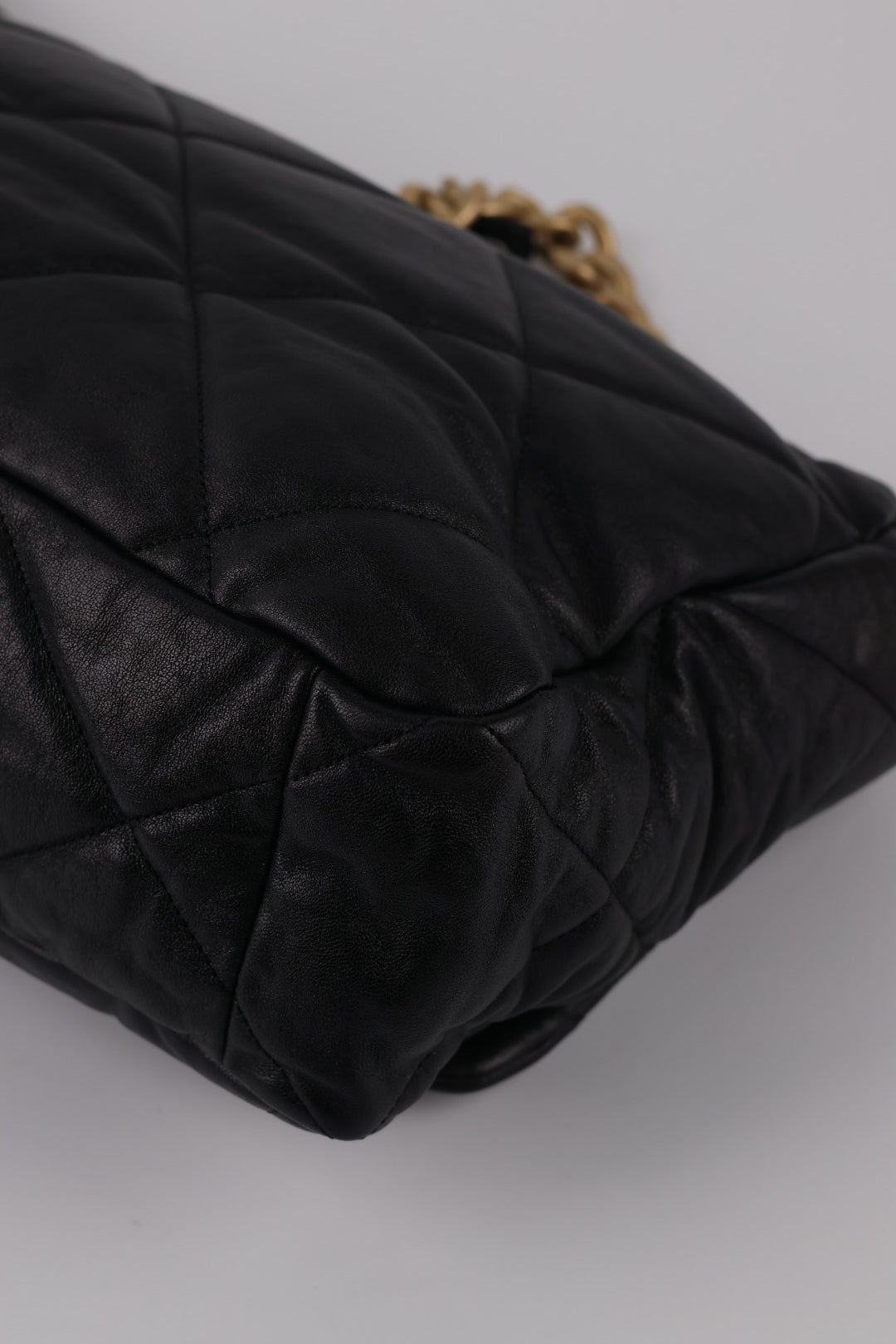 Chanel 19 Large in Pelle