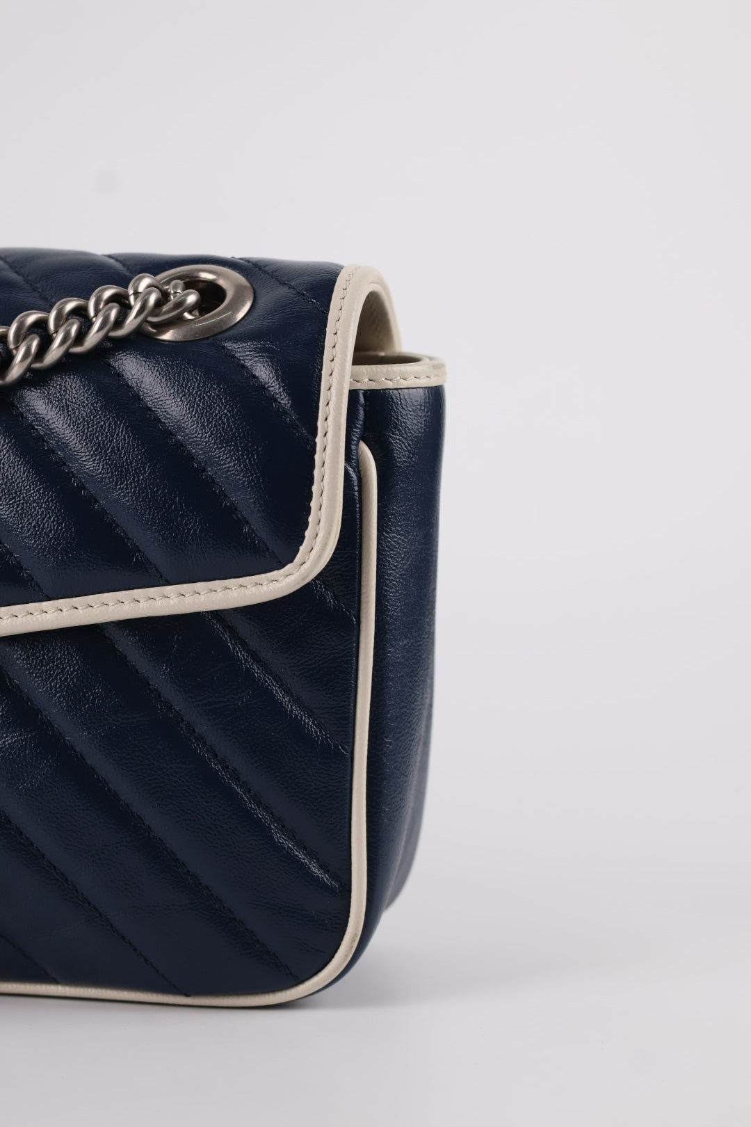 Gucci Marmont Media in Pelle