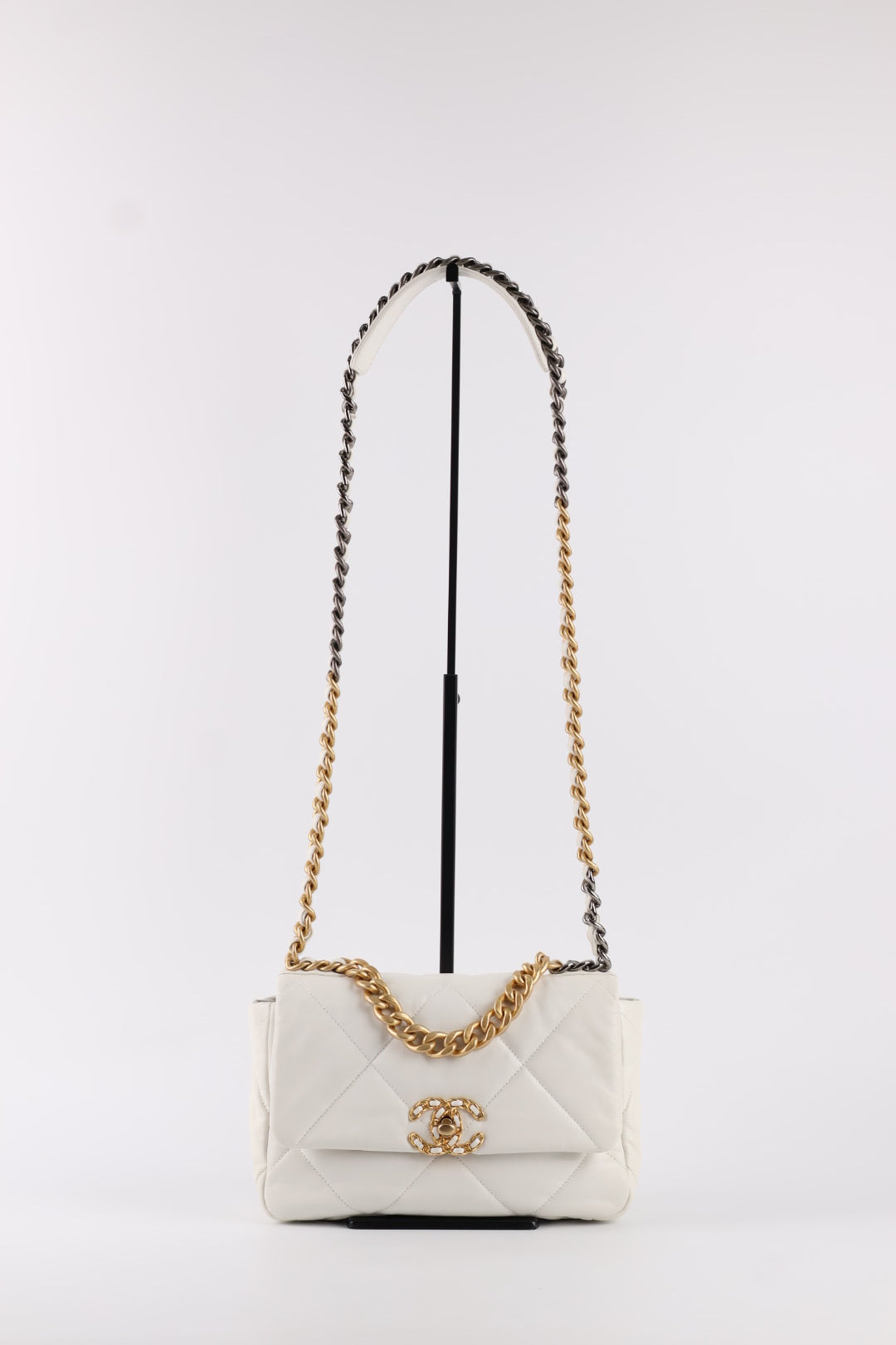 Chanel 19 in Pelle