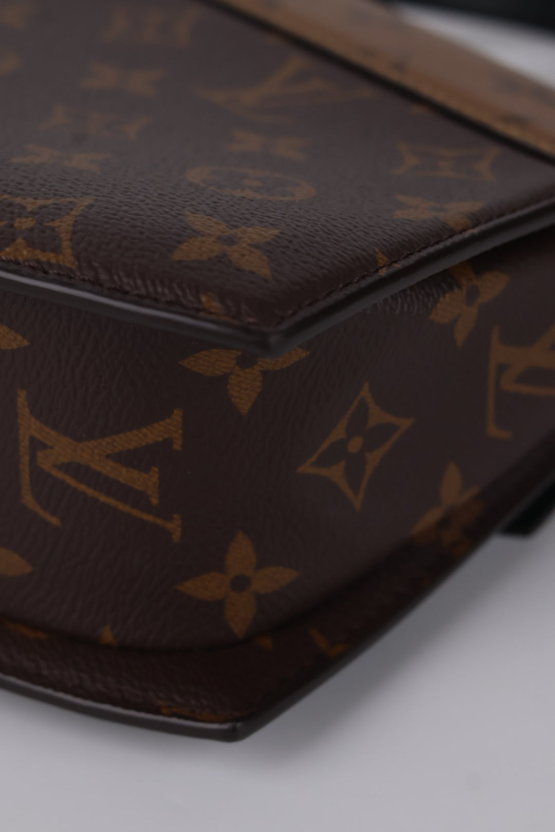 Louis Vuitton Tilsit Monogram