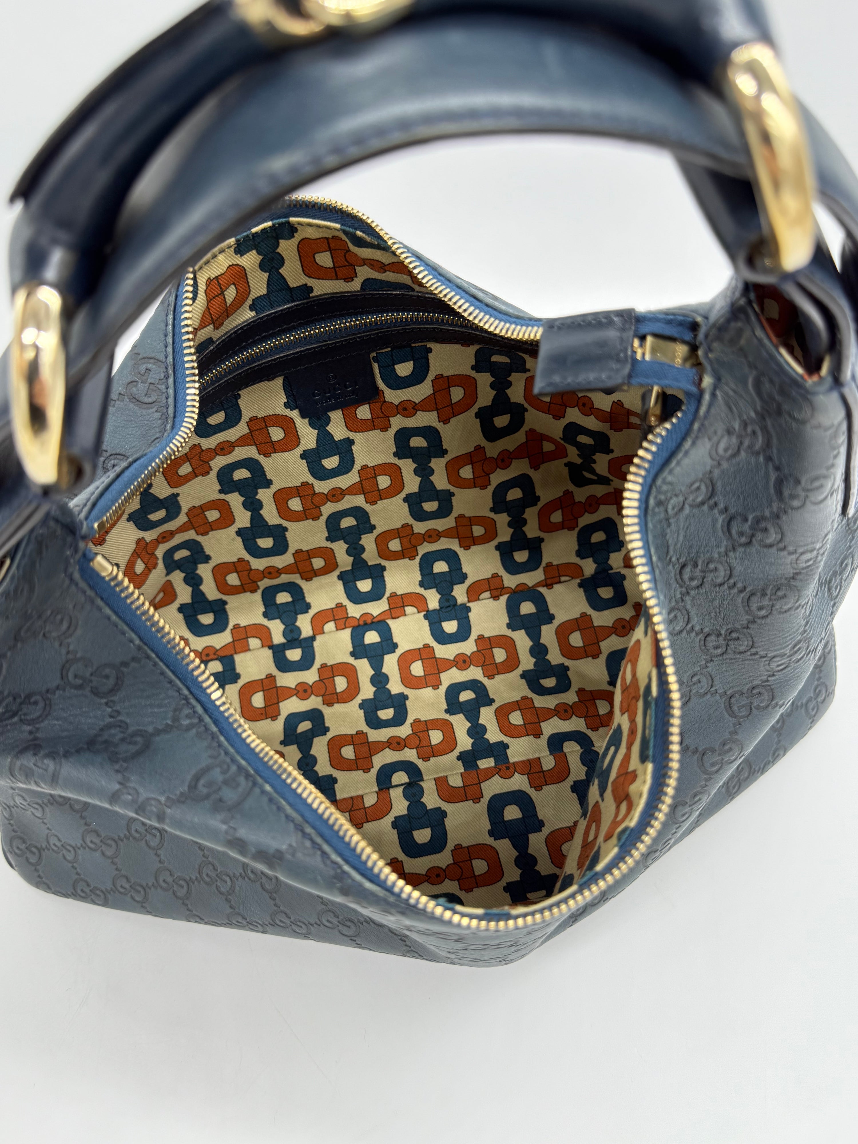 Gucci Hobo GG Signature