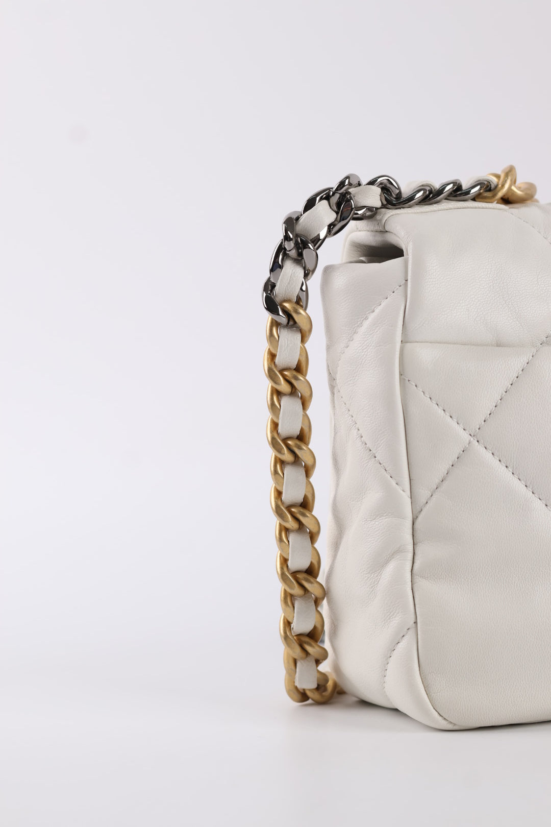 Chanel 19 in Pelle