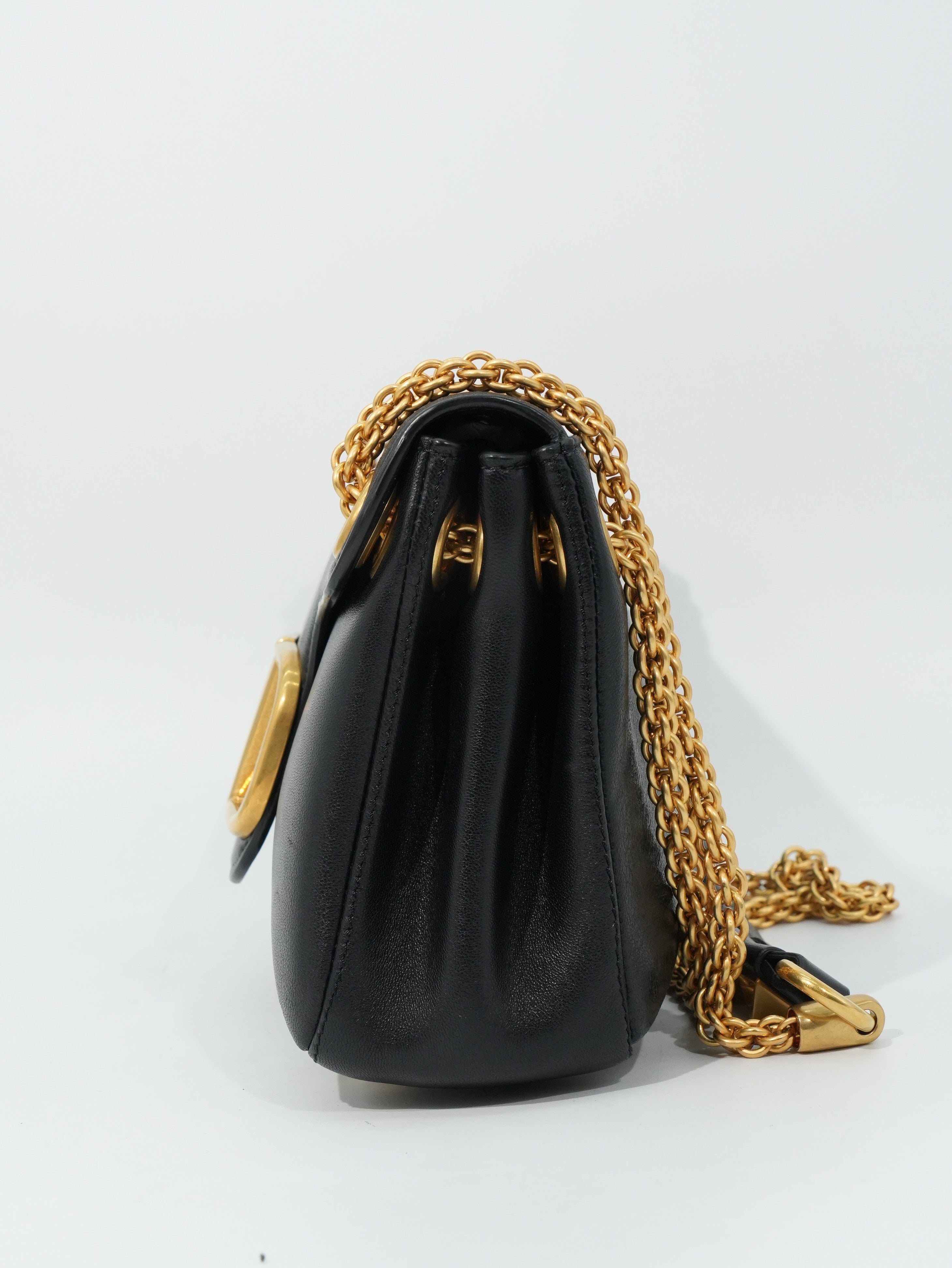 Valentino Stud Sign in Pelle