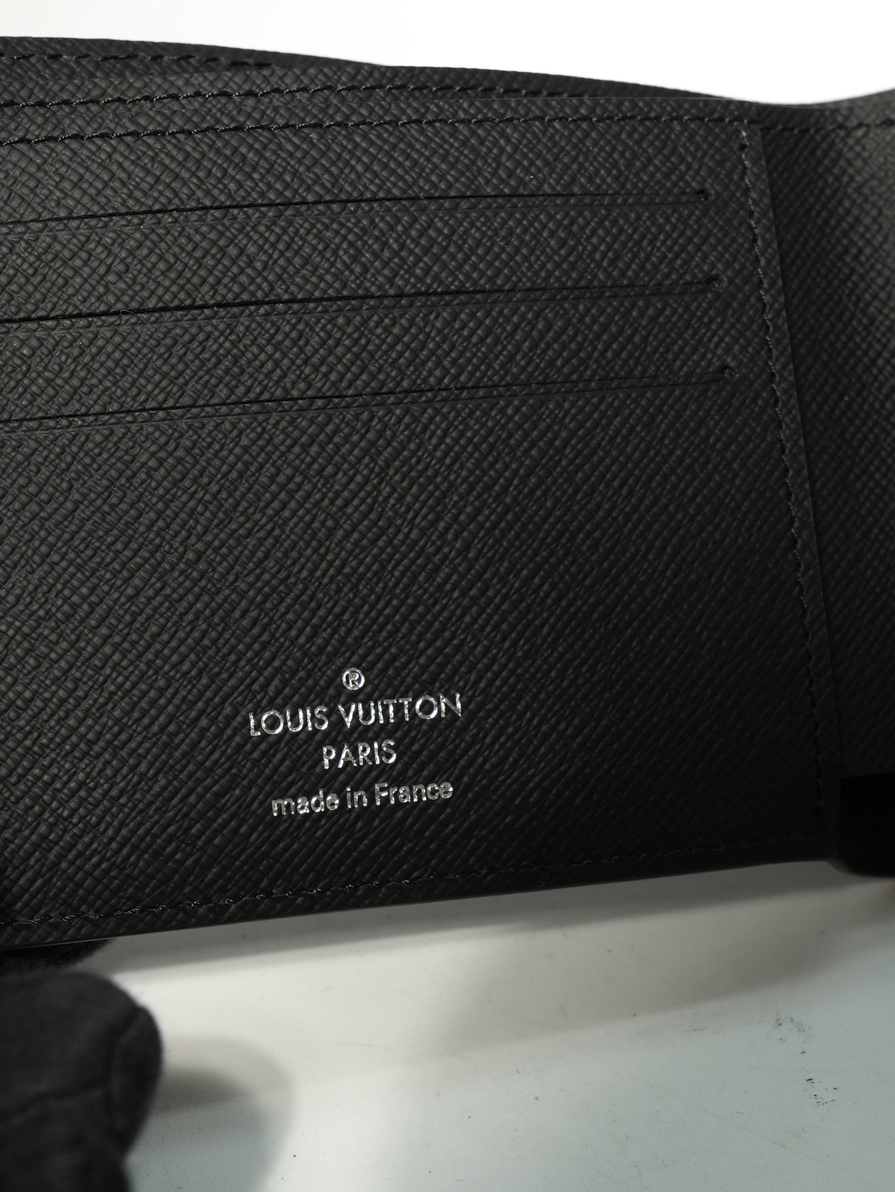 Louis Vuitton Portafoglio Multiple Epi