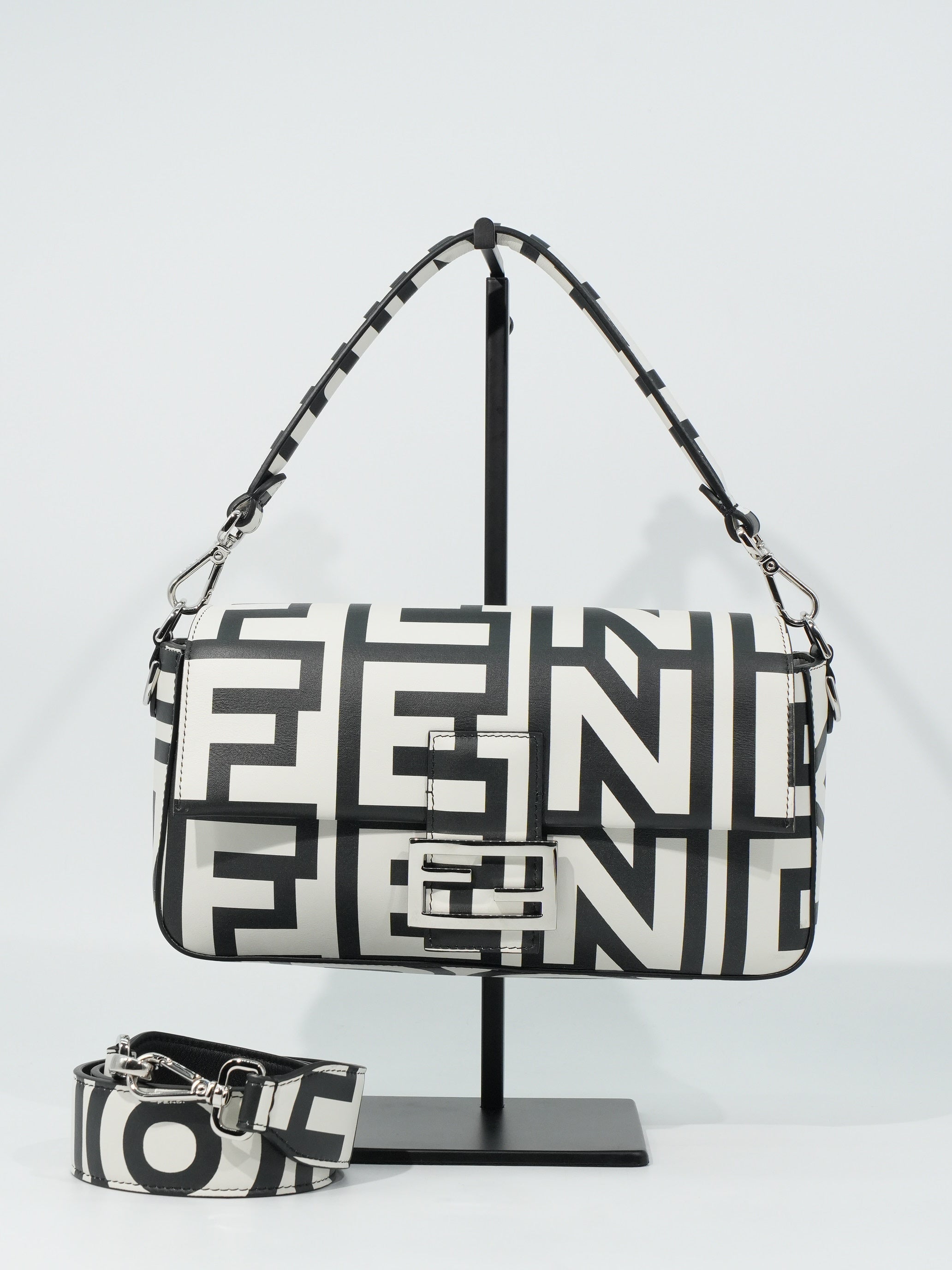 Fendi Baguette Media Marc Jacobs