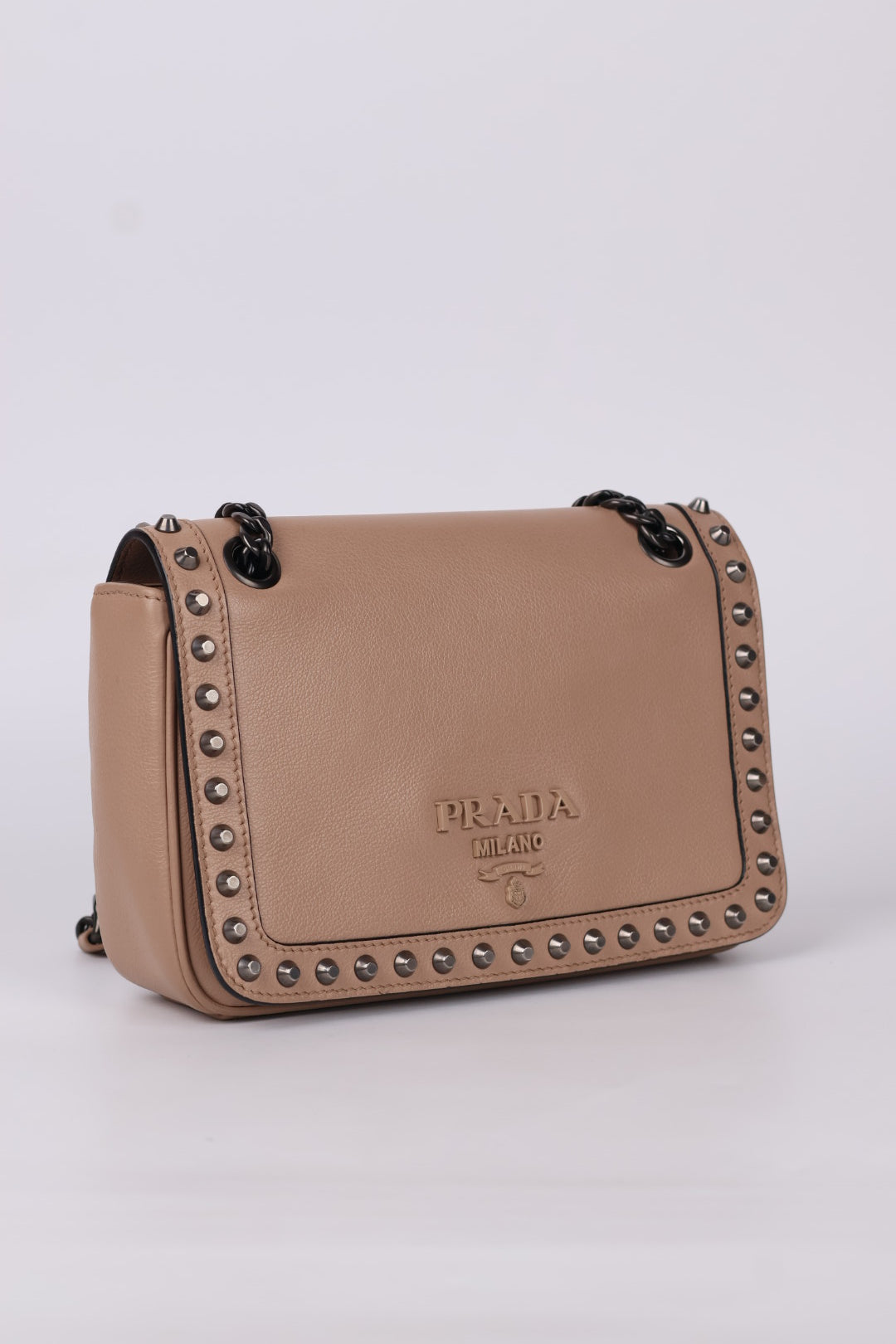 Prada Pattina Borchie in Pelle