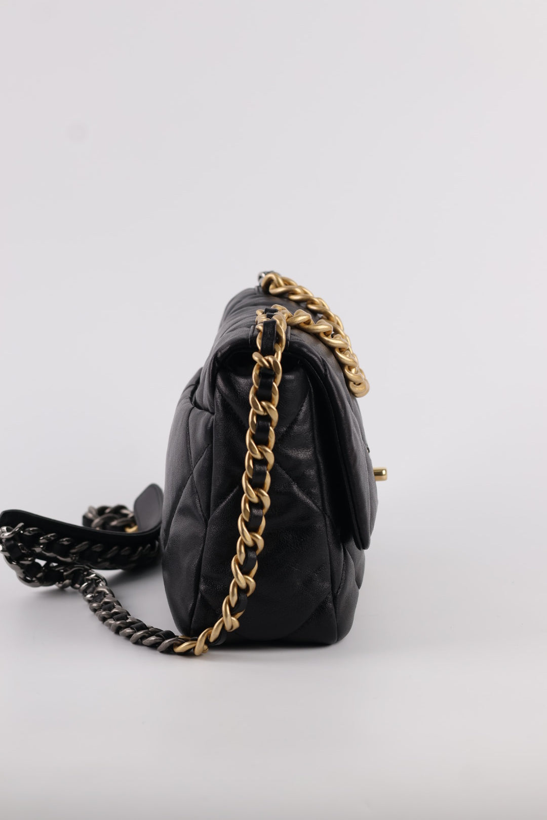 Chanel 19 in Pelle