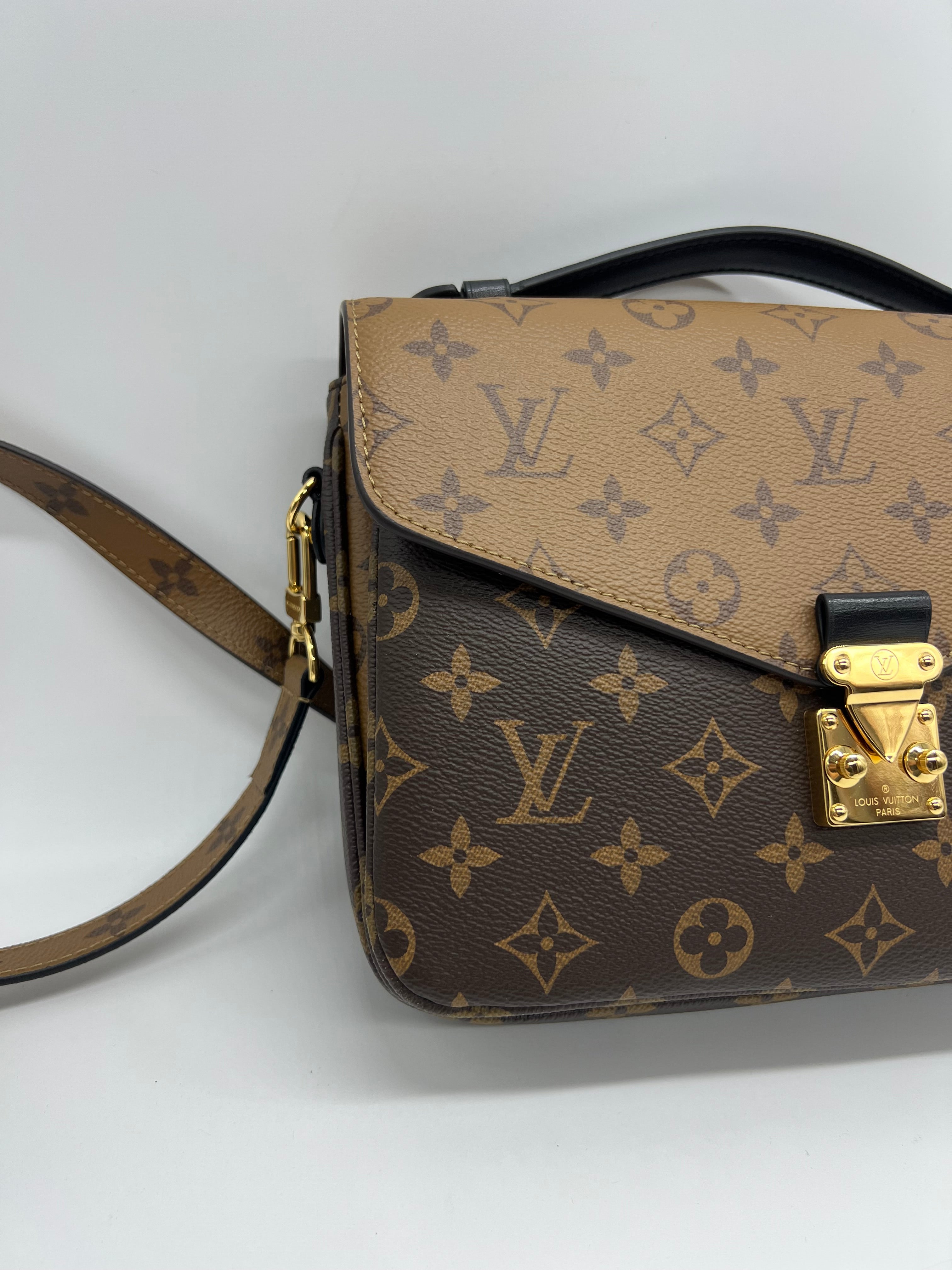 Louis Vuitton Métis Reverse