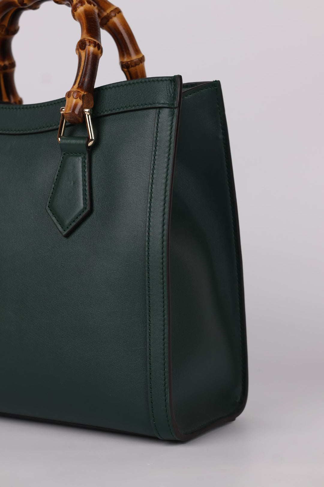 Gucci Diana Small in Pelle