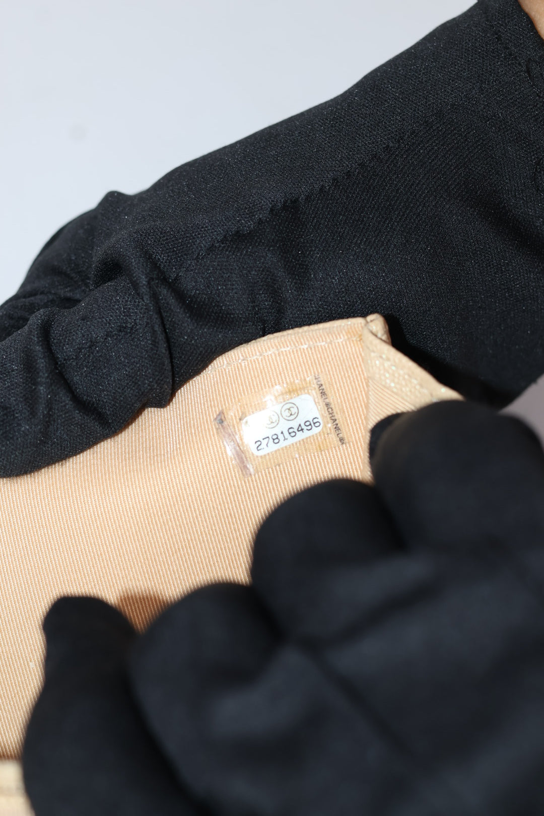 Chanel Pochette con Catena Caviar Perlato