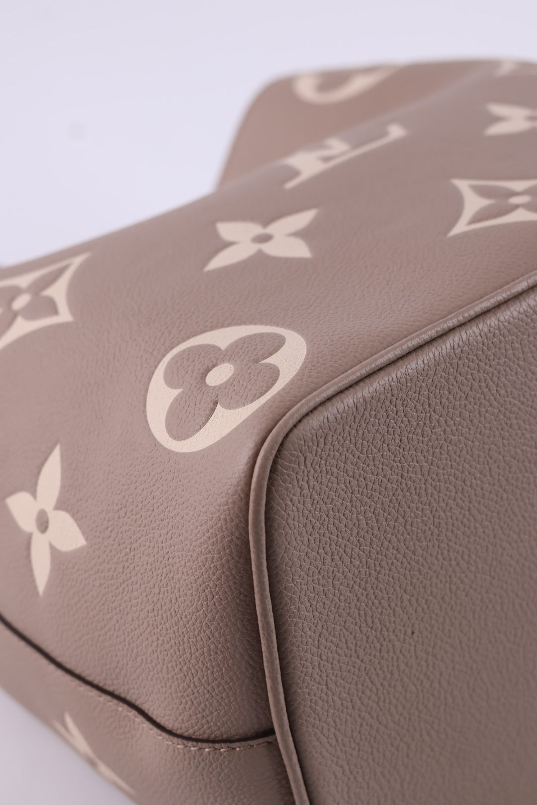 Louis Vuitton Neo Noé MM Empreinte