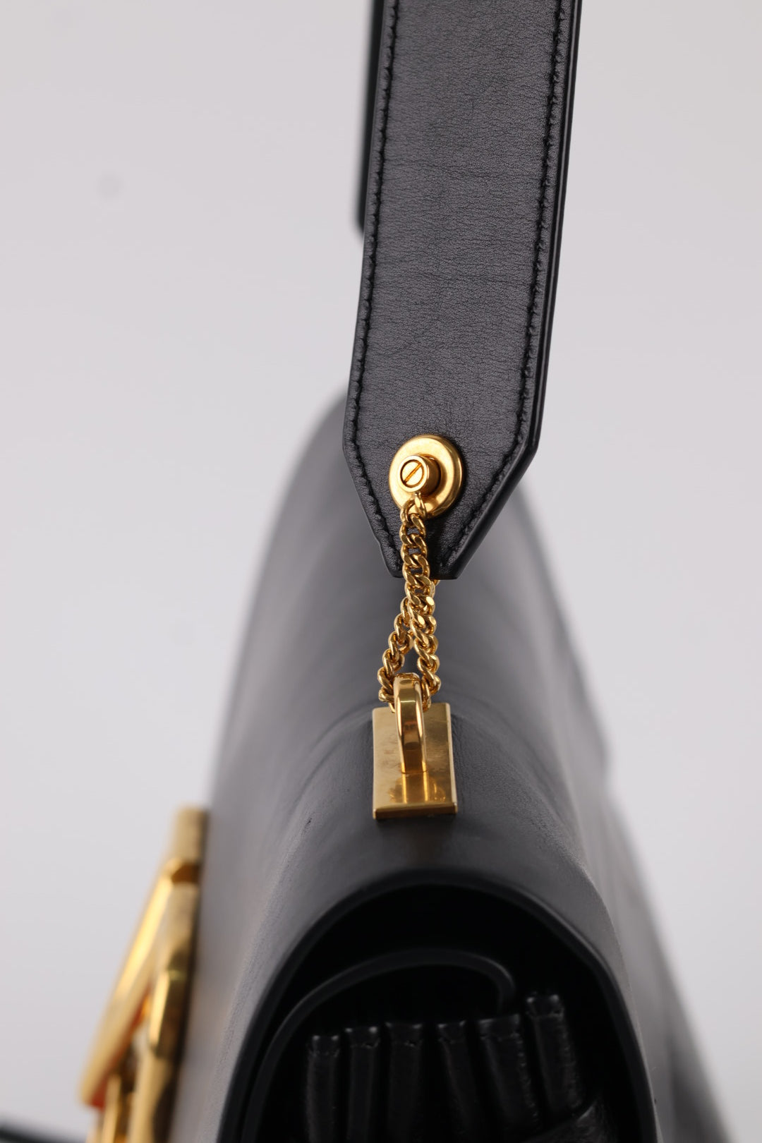 Valentino VRing in Pelle