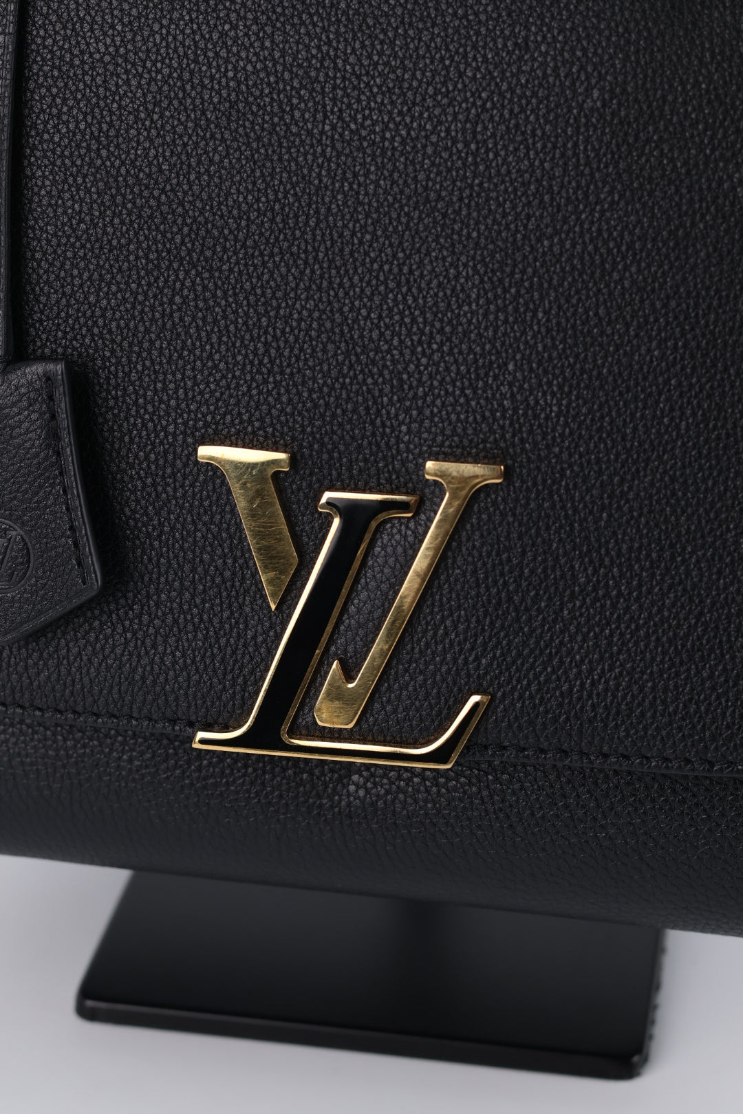Louis Vuitton Volta Taurillon