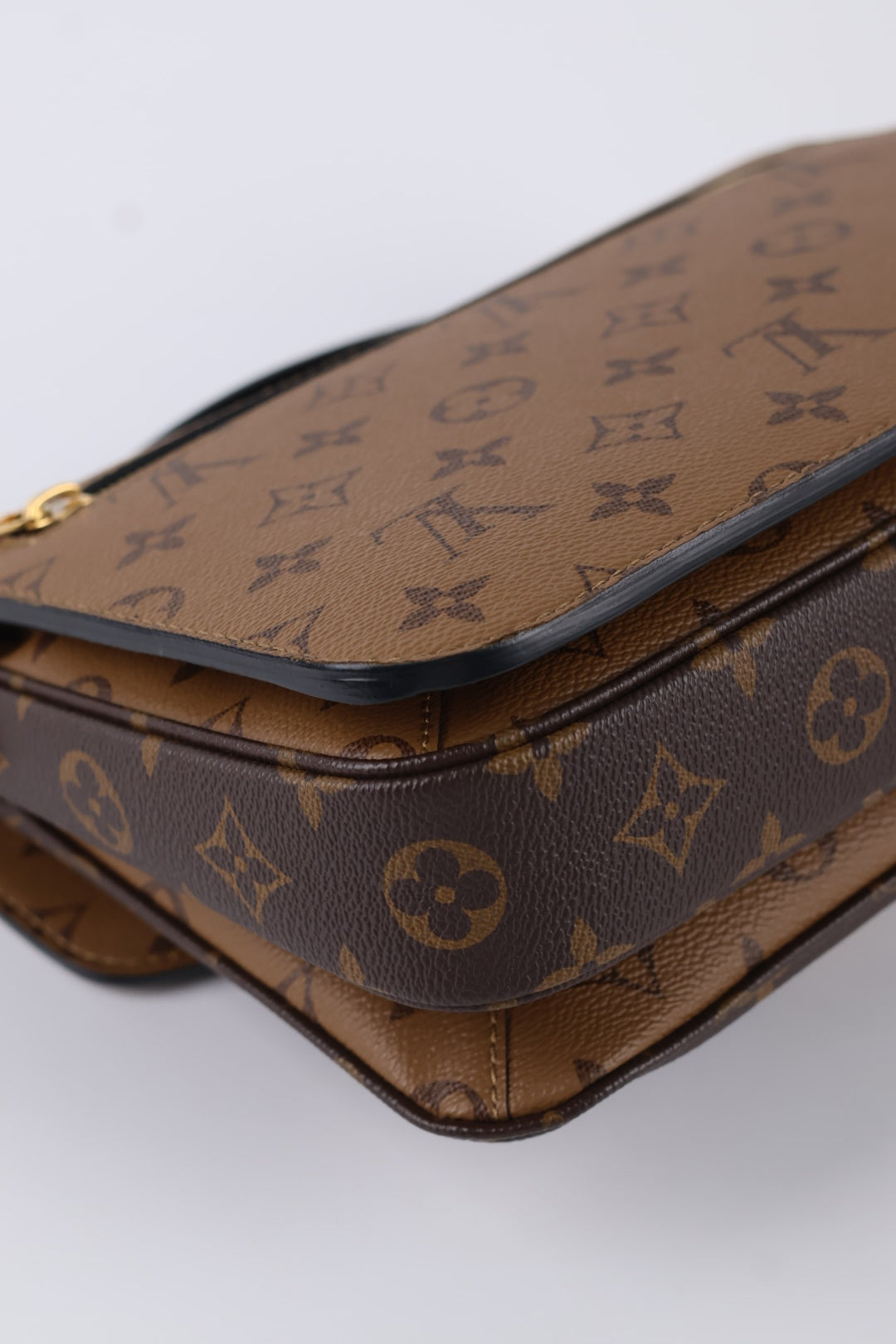 Louis Vuitton Métis Reverse