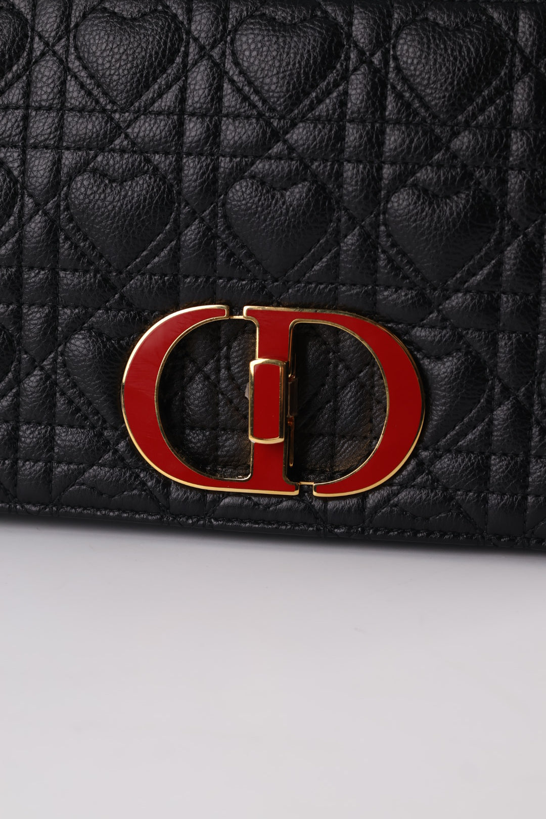 Dior Caro Media Dioramour