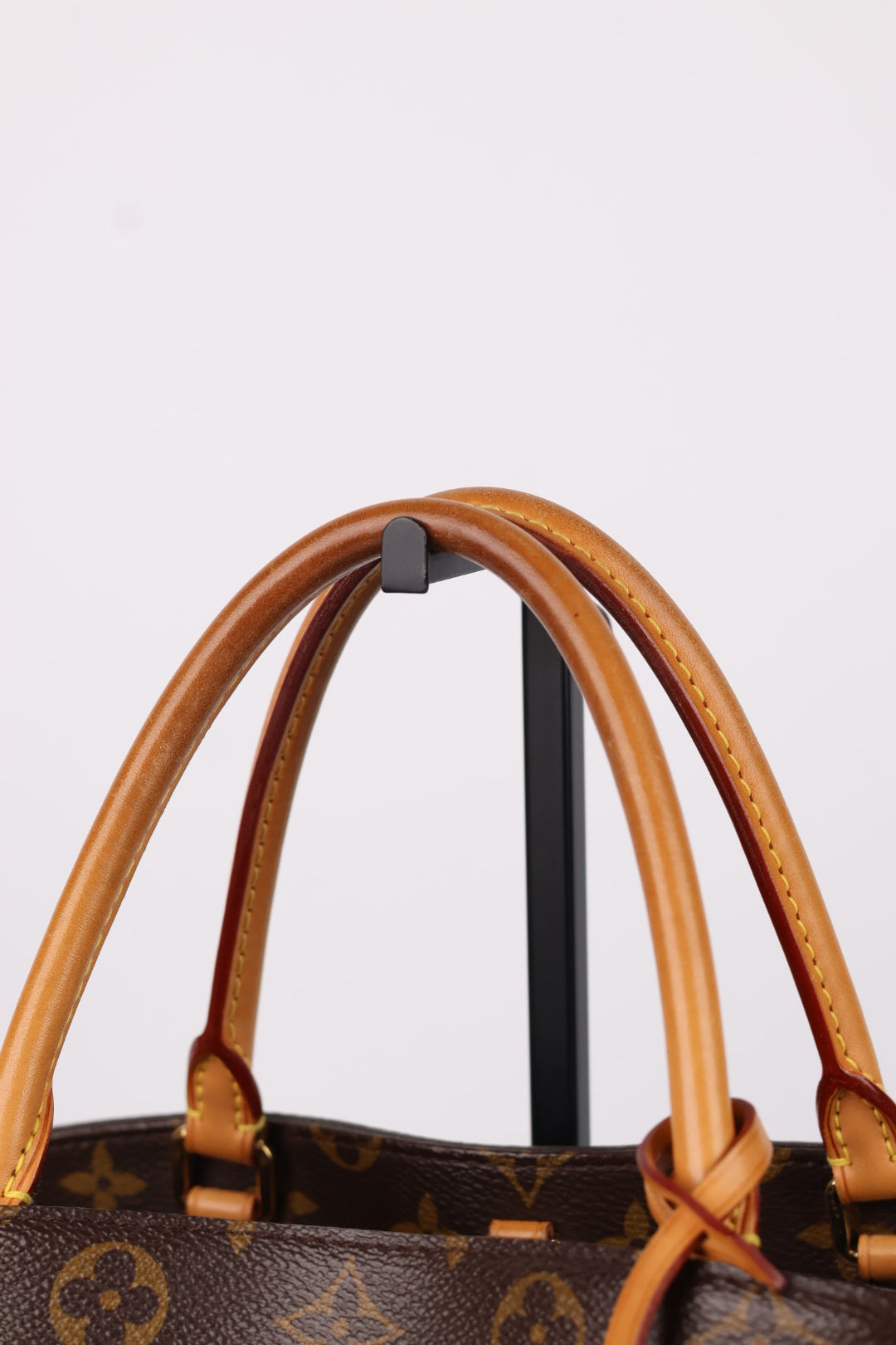 Louis Vuitton Montaigne MM