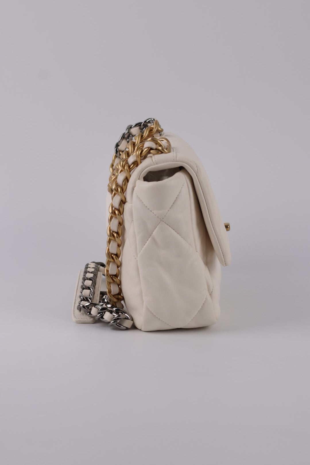 Chanel 19 in Pelle D’Agnello