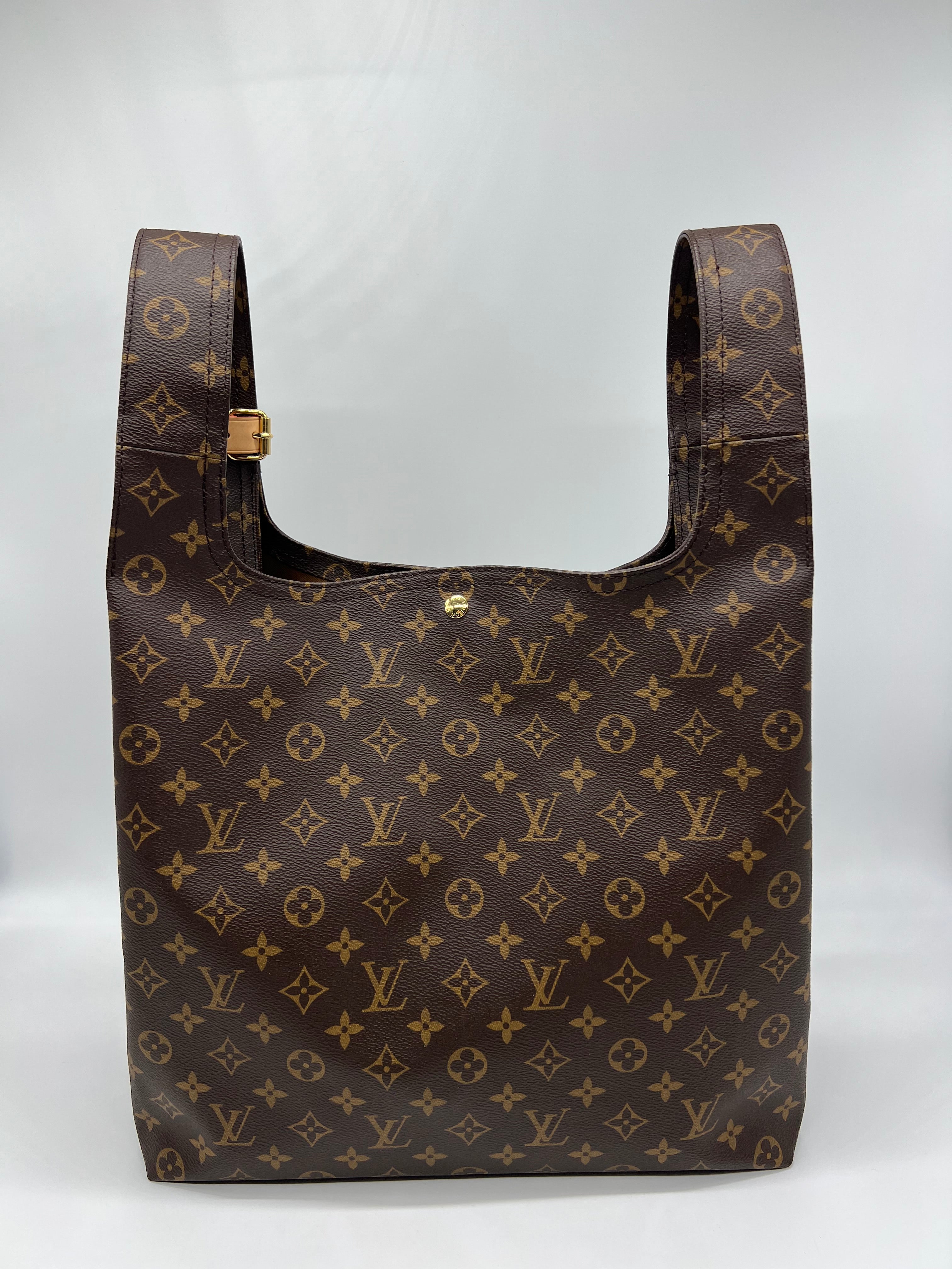 Louis Vuitton Atlantis GM Monogram