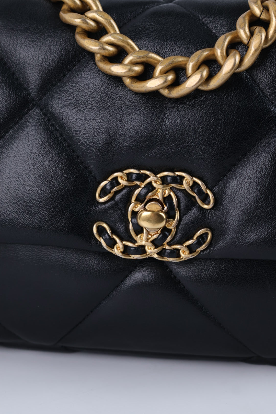 Chanel 19 in Pelle d’Agnello