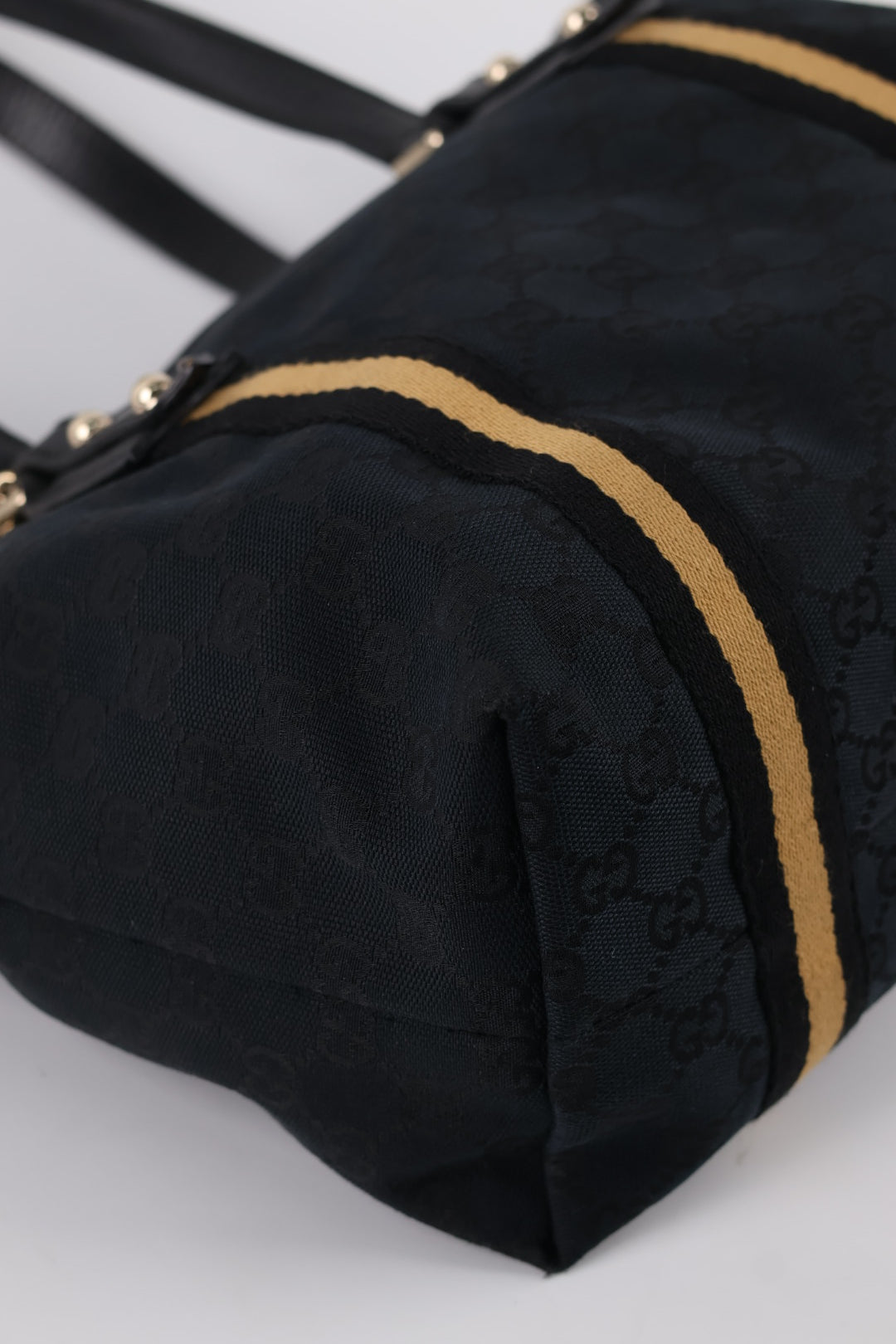 Gucci Tote GG Wave Small