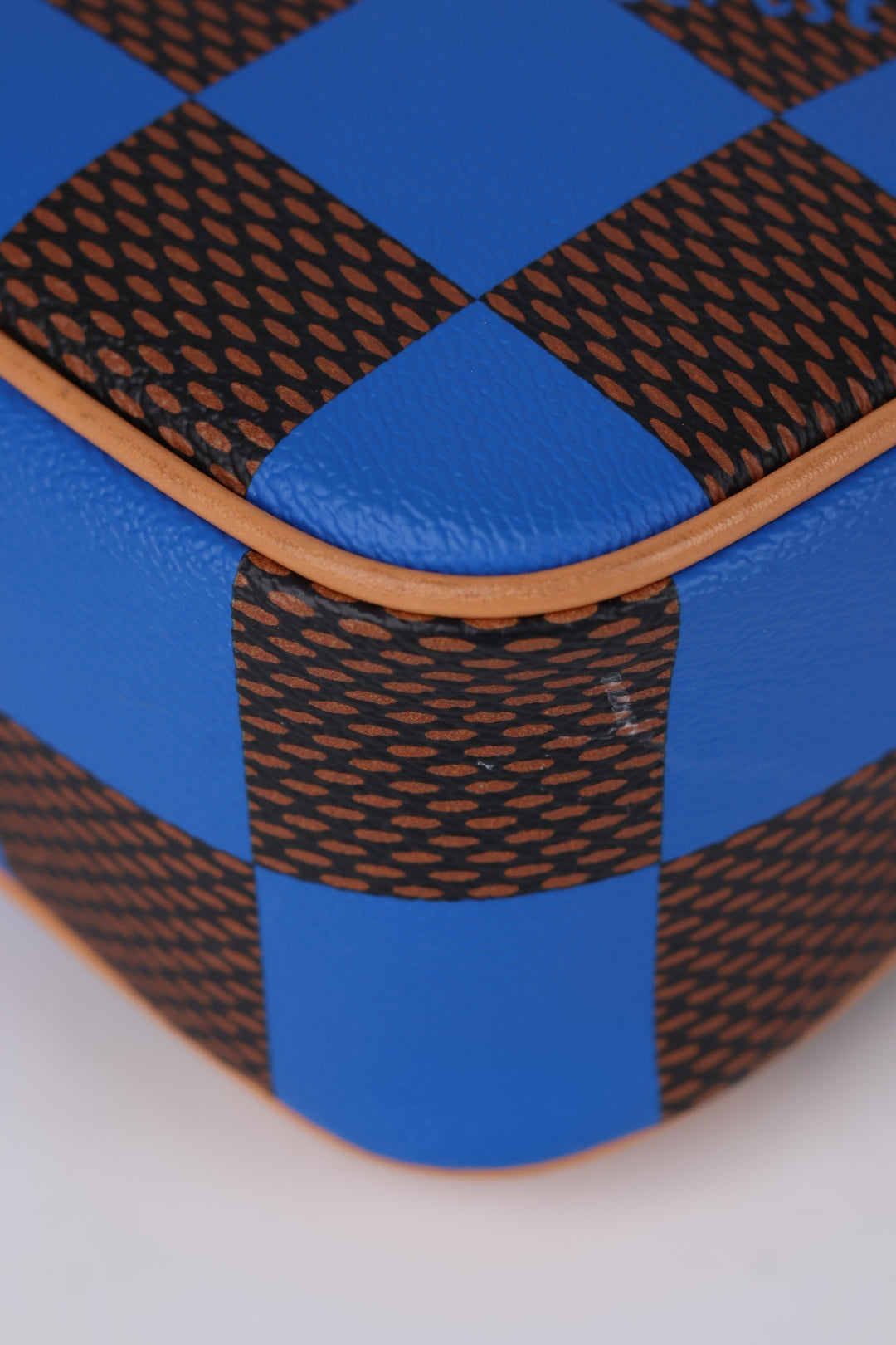 Louis Vuitton Chess Messenger Damier Pop