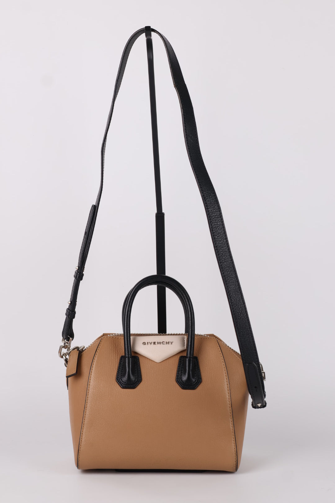 Givenchy Antigona Small in Pelle