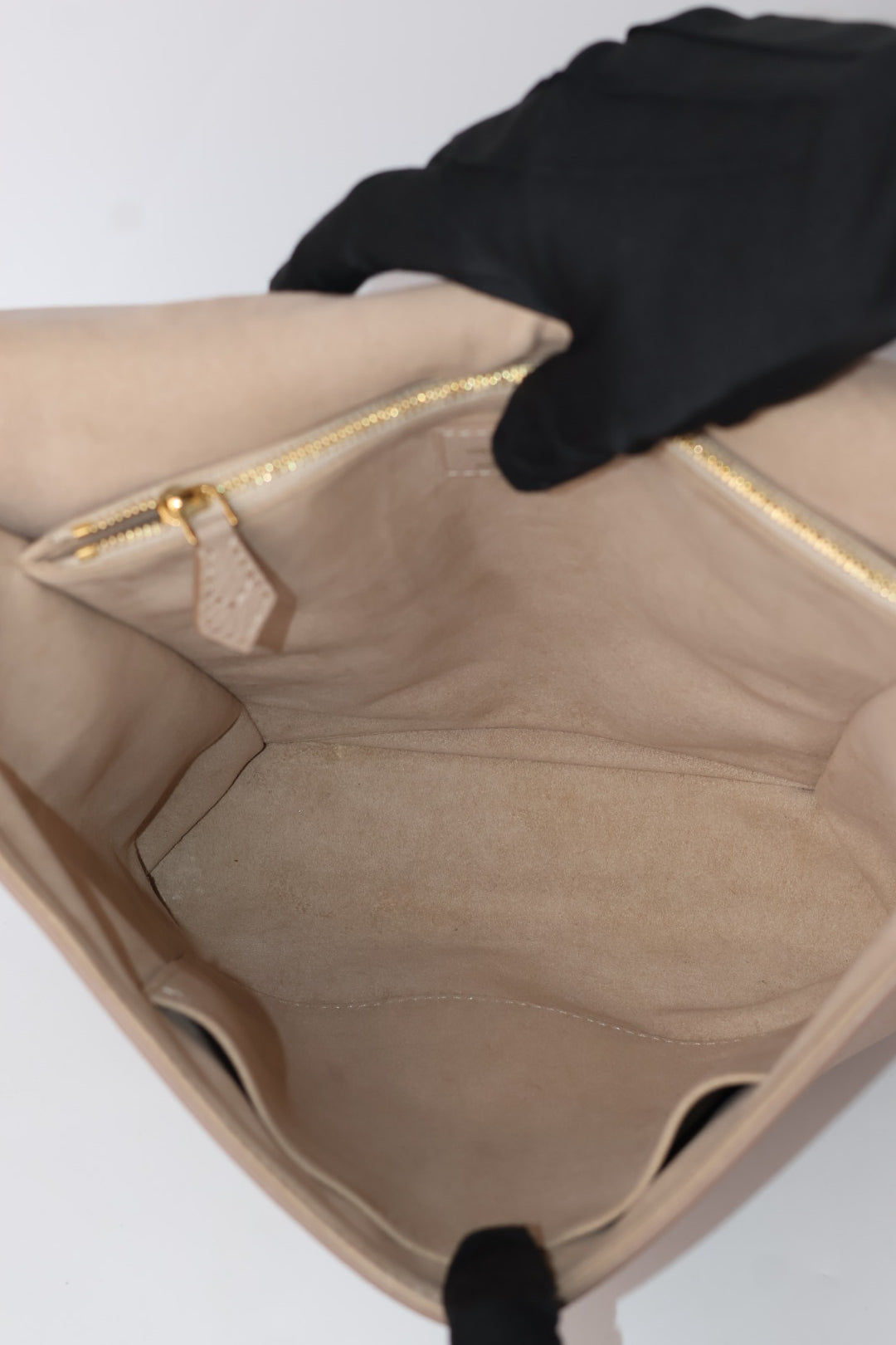 Louis Vuitton Volta Taurillon