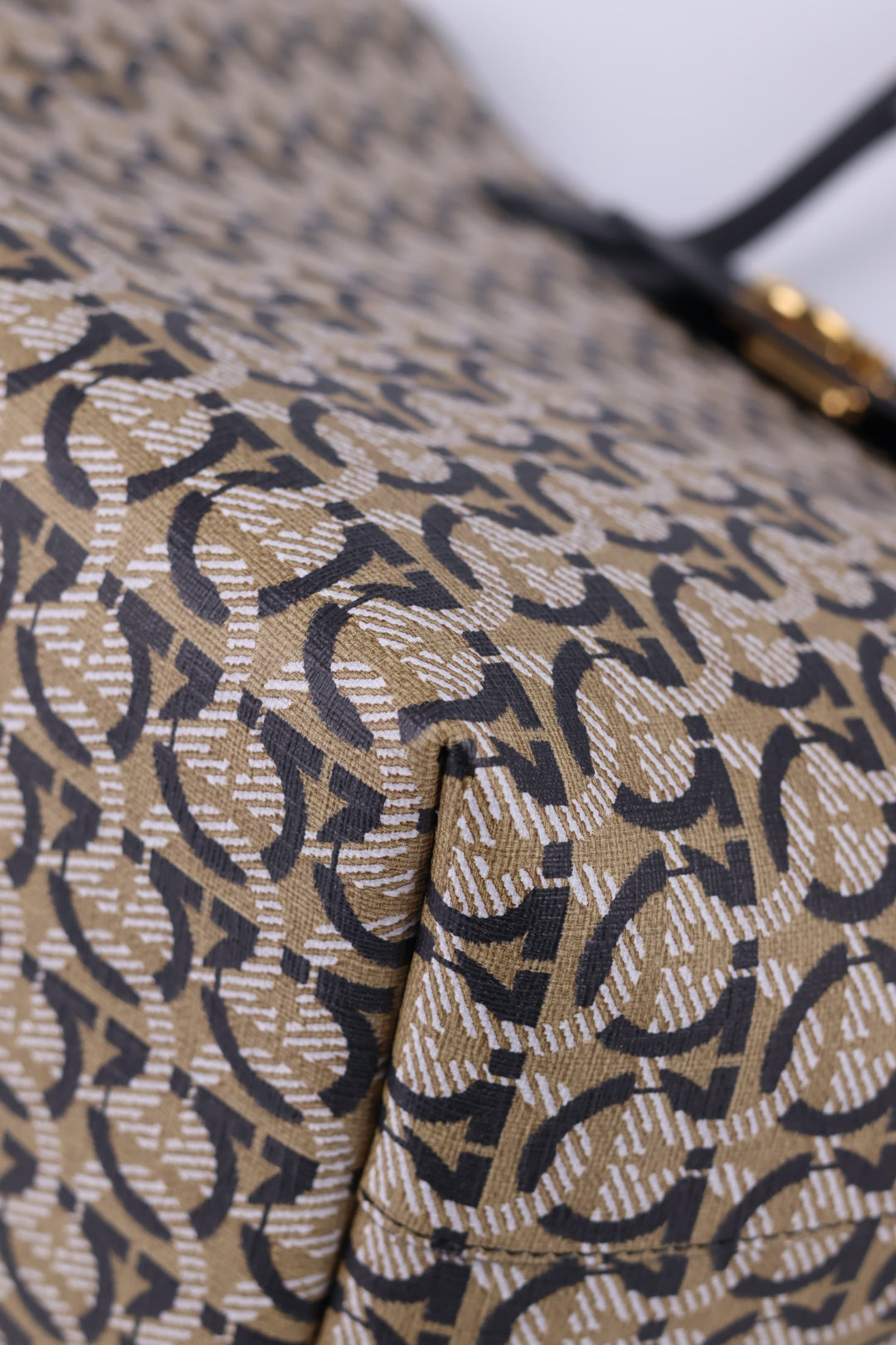 Ferragamo Tote Gancini