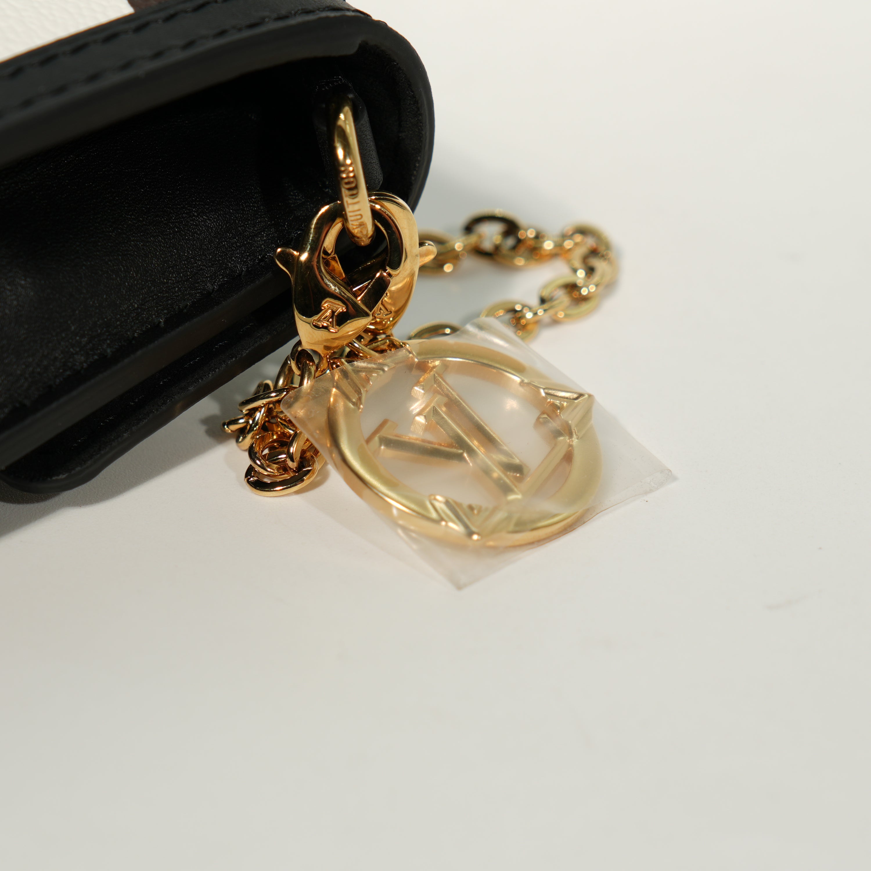 Louis Vuitton Marsupio Dauphine x LOL