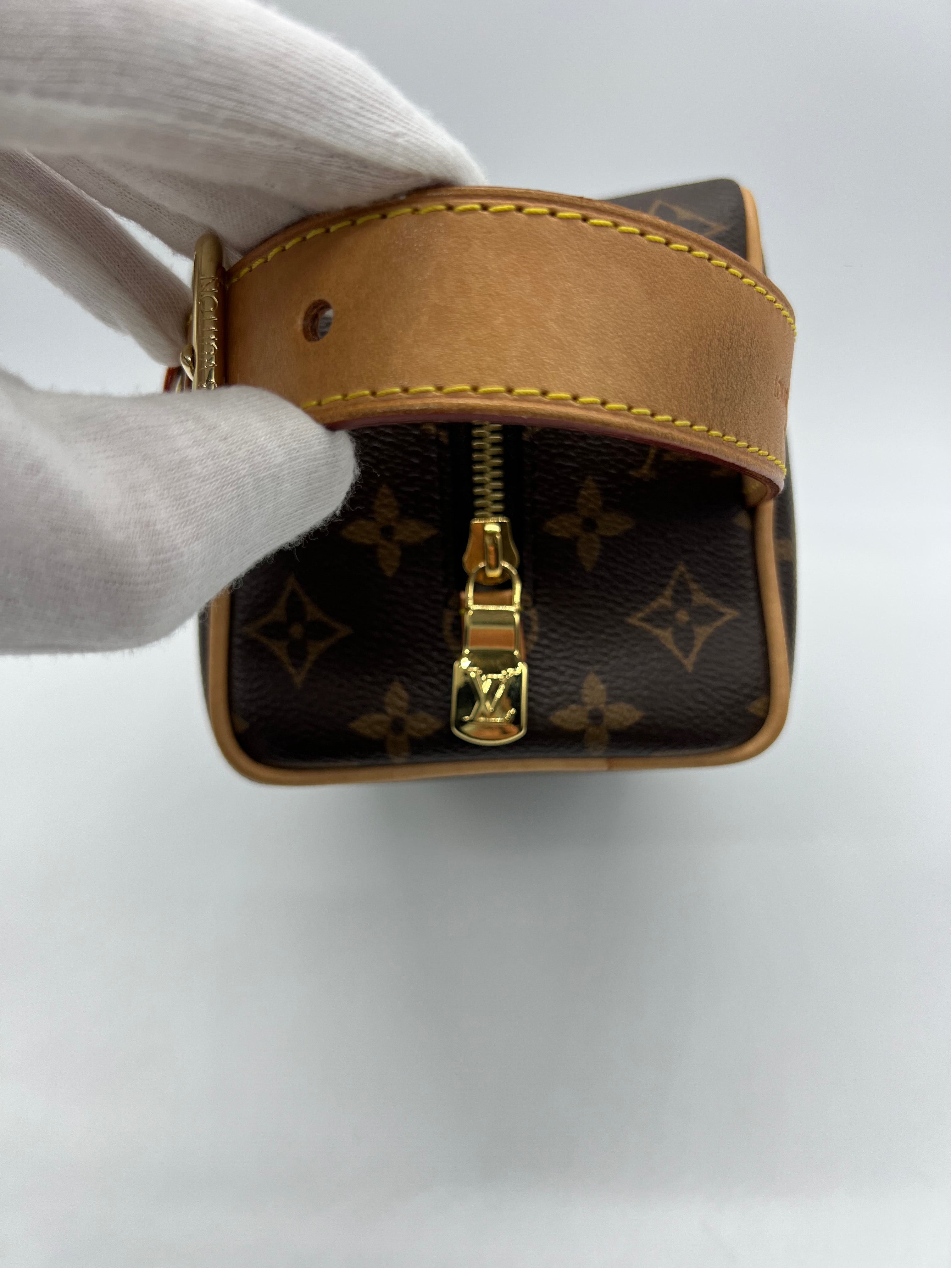 Louis Vuitton Trousse Toilette Locker Dopp Kit