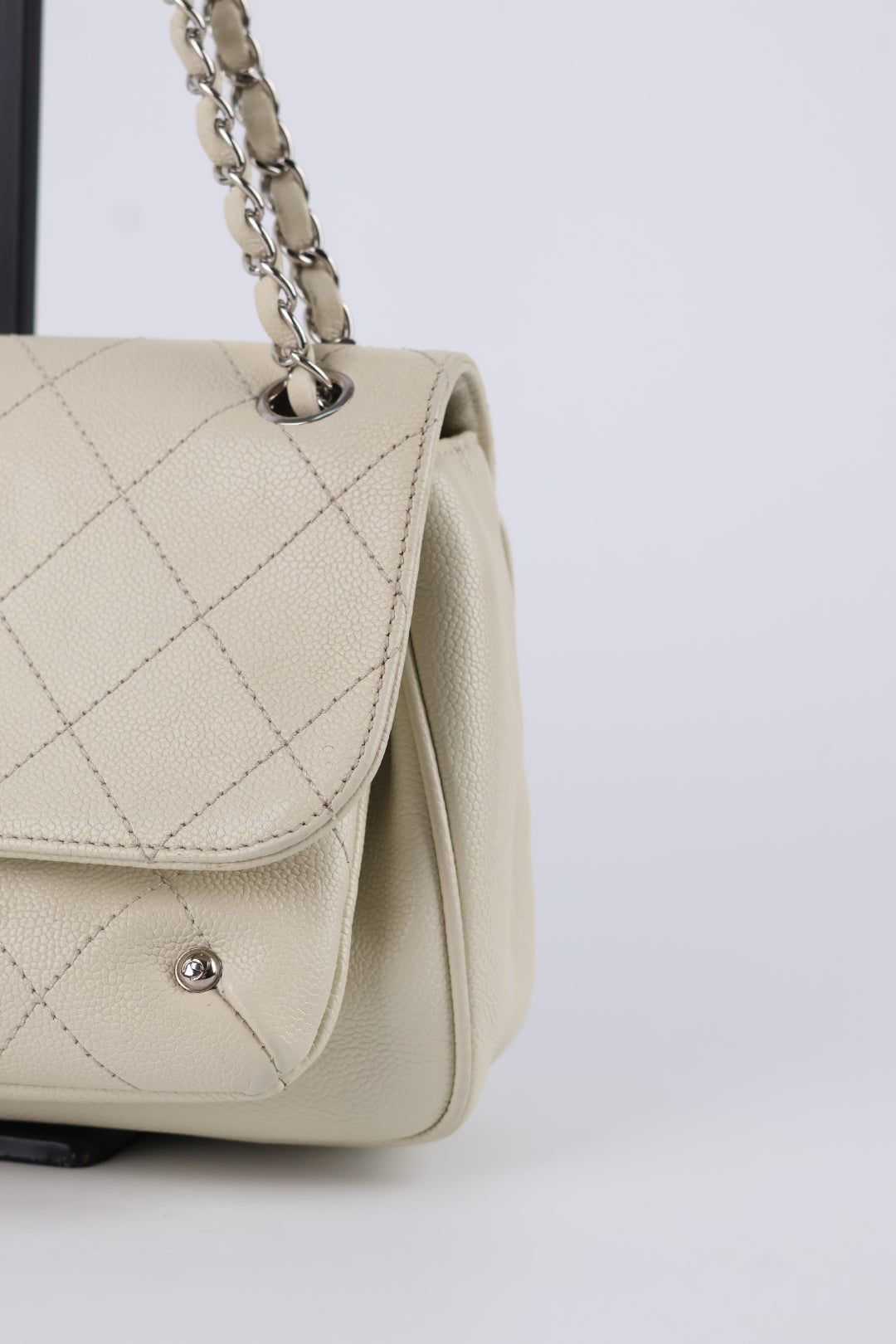 Chanel Reissue a Tracolla Caviar