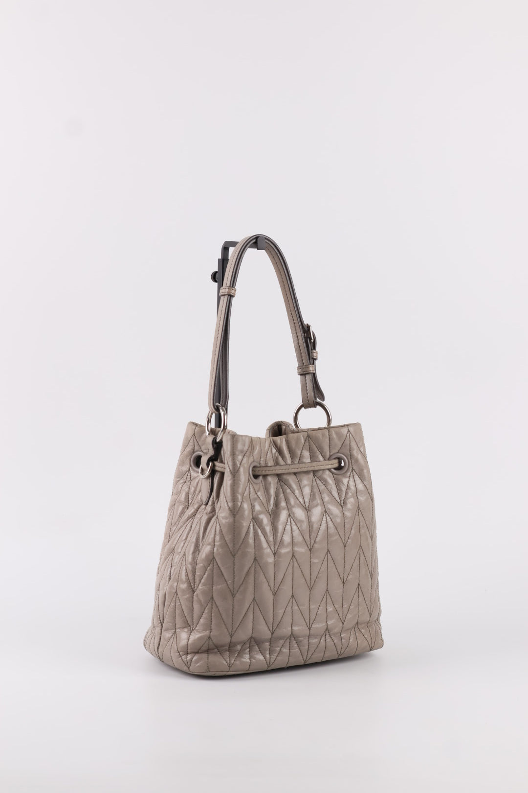 Miu Miu Bucket in Pelle