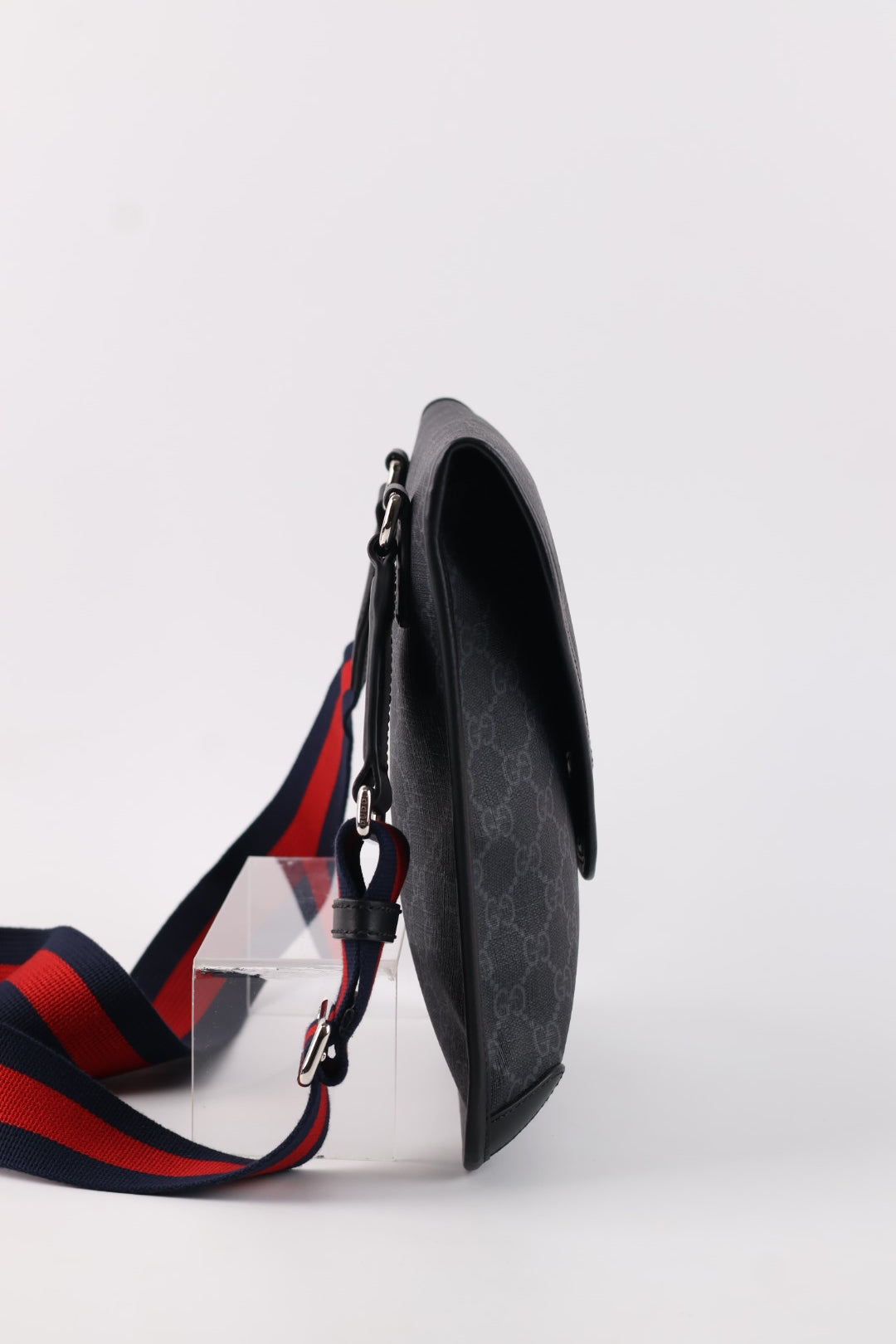 Gucci Messenger GG Supreme Small