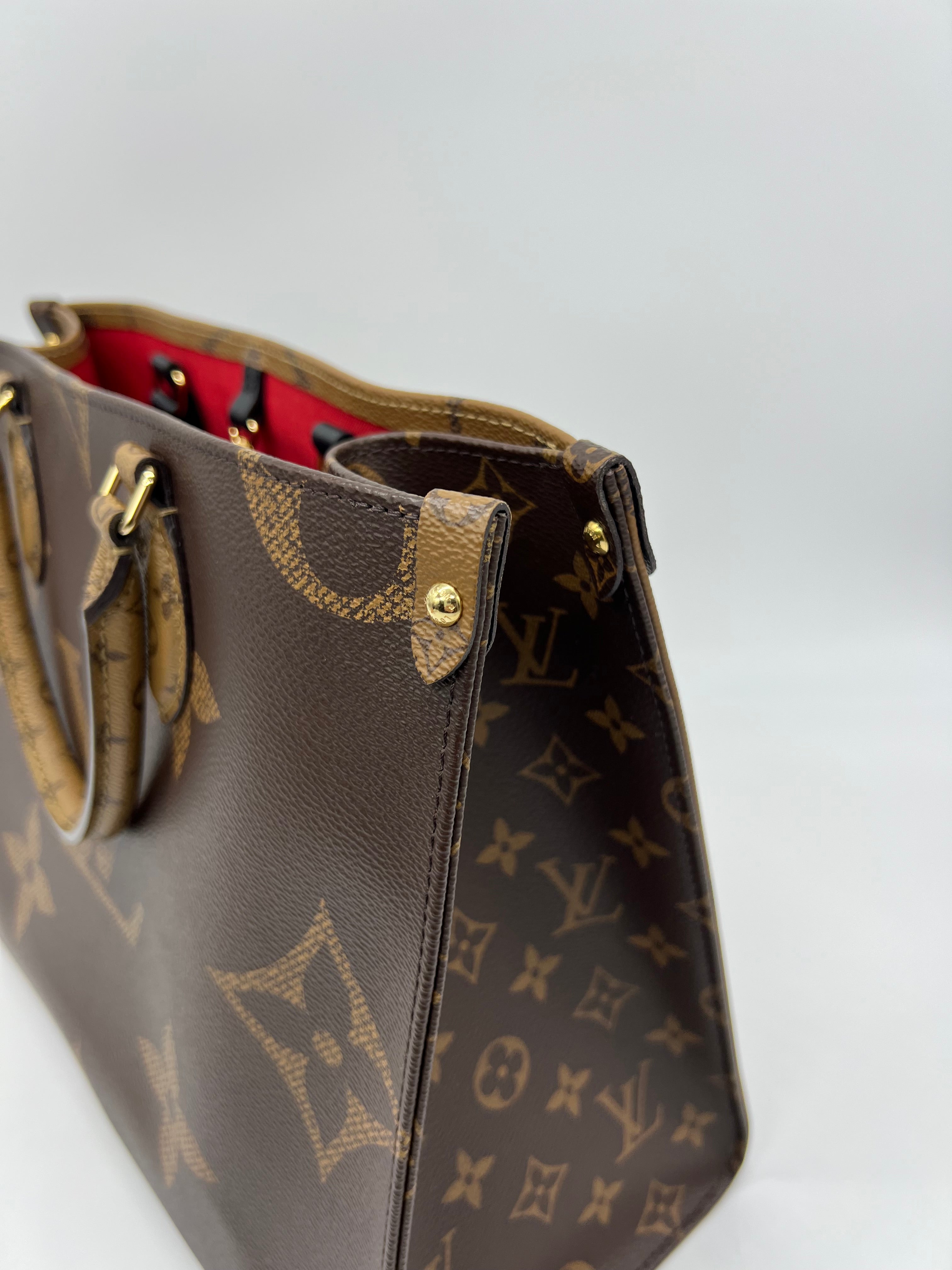 Louis Vuitton OnTheGo MM