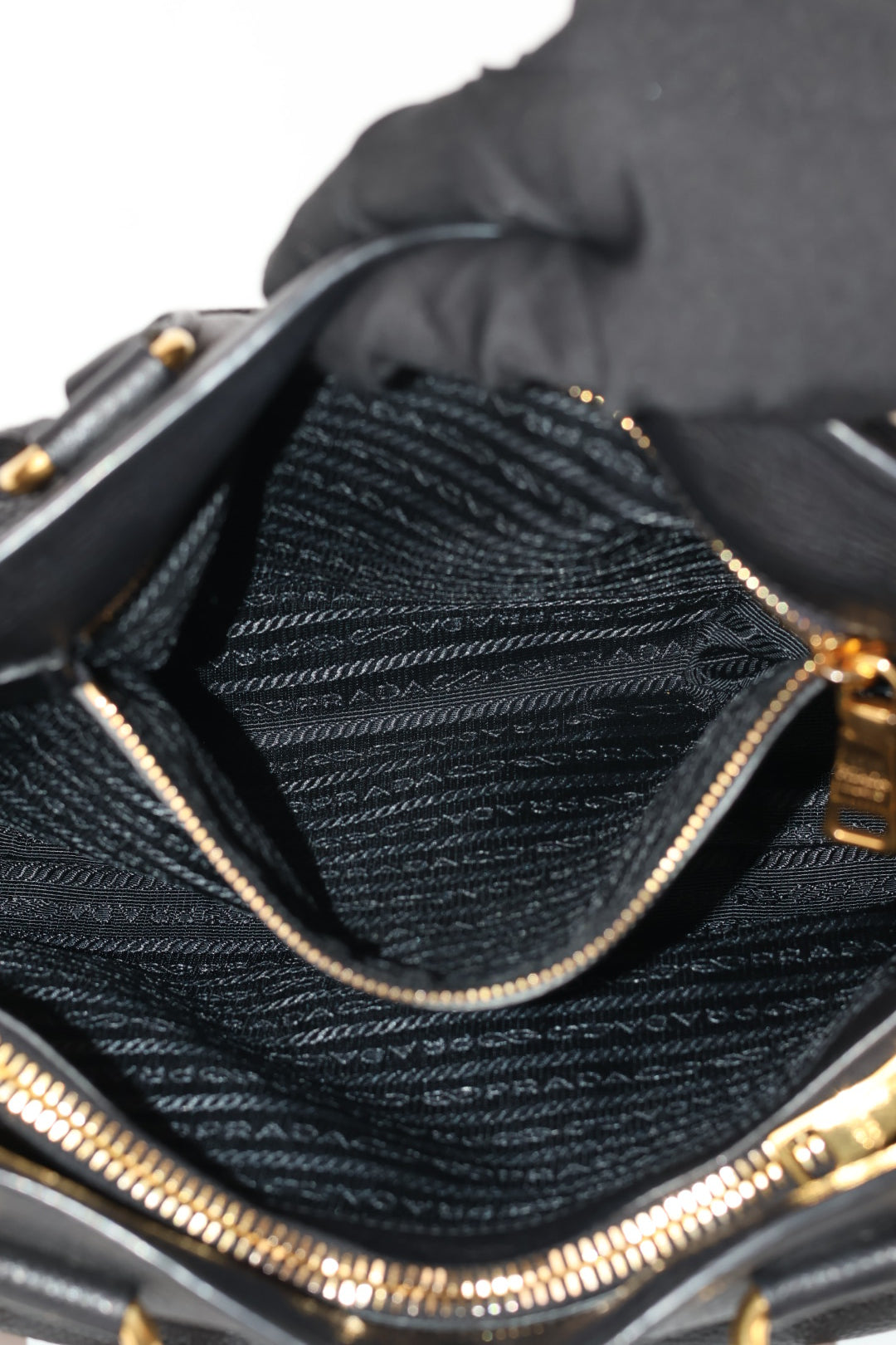 Prada Tote in Pelle Martellata