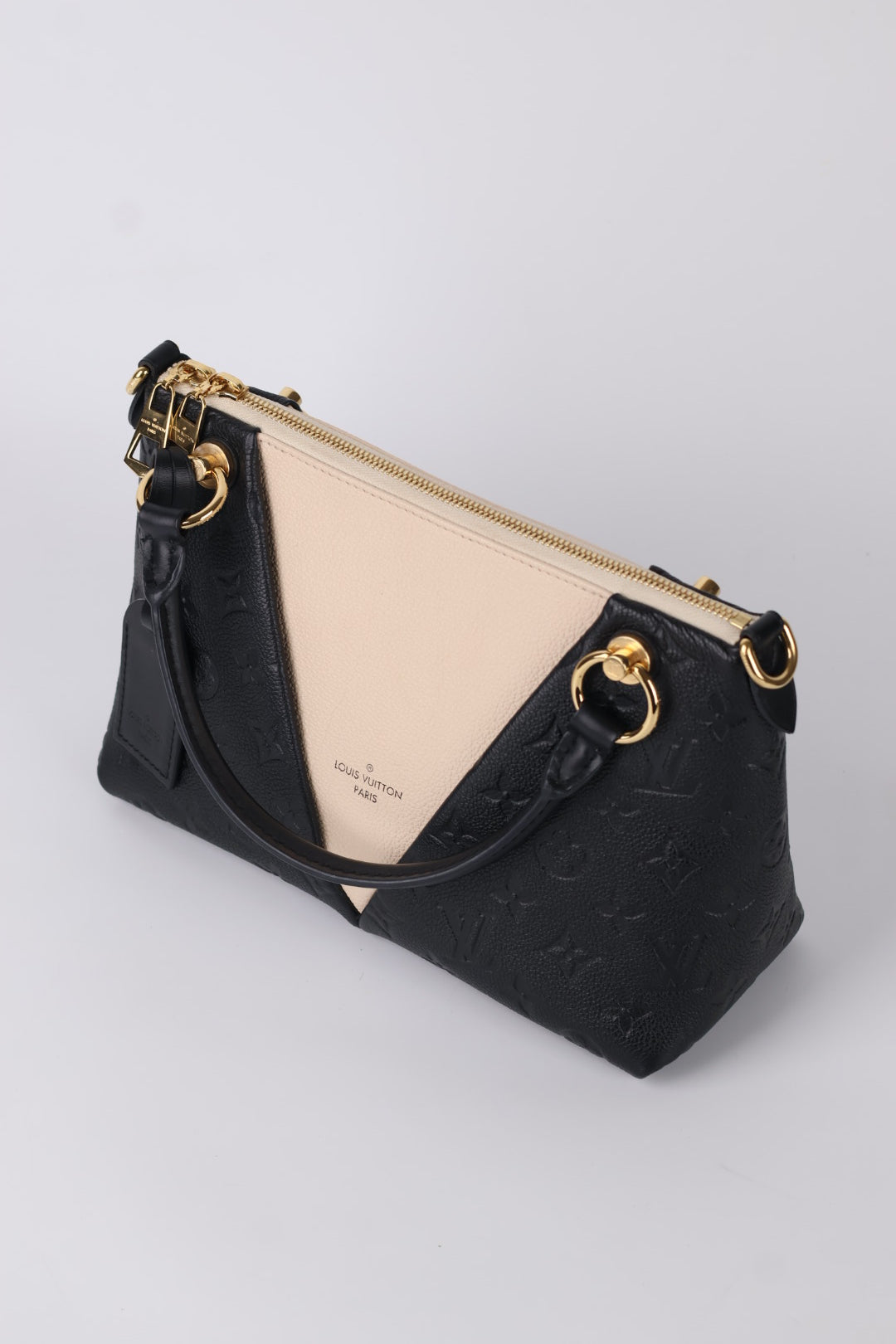 Louis Vuitton V Tote BB Empreinte
