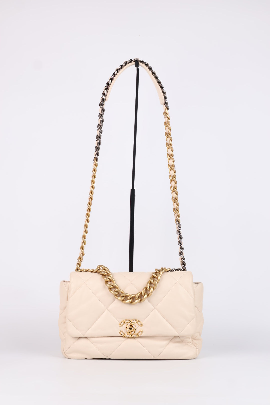 Chanel 19 Media in Pelle