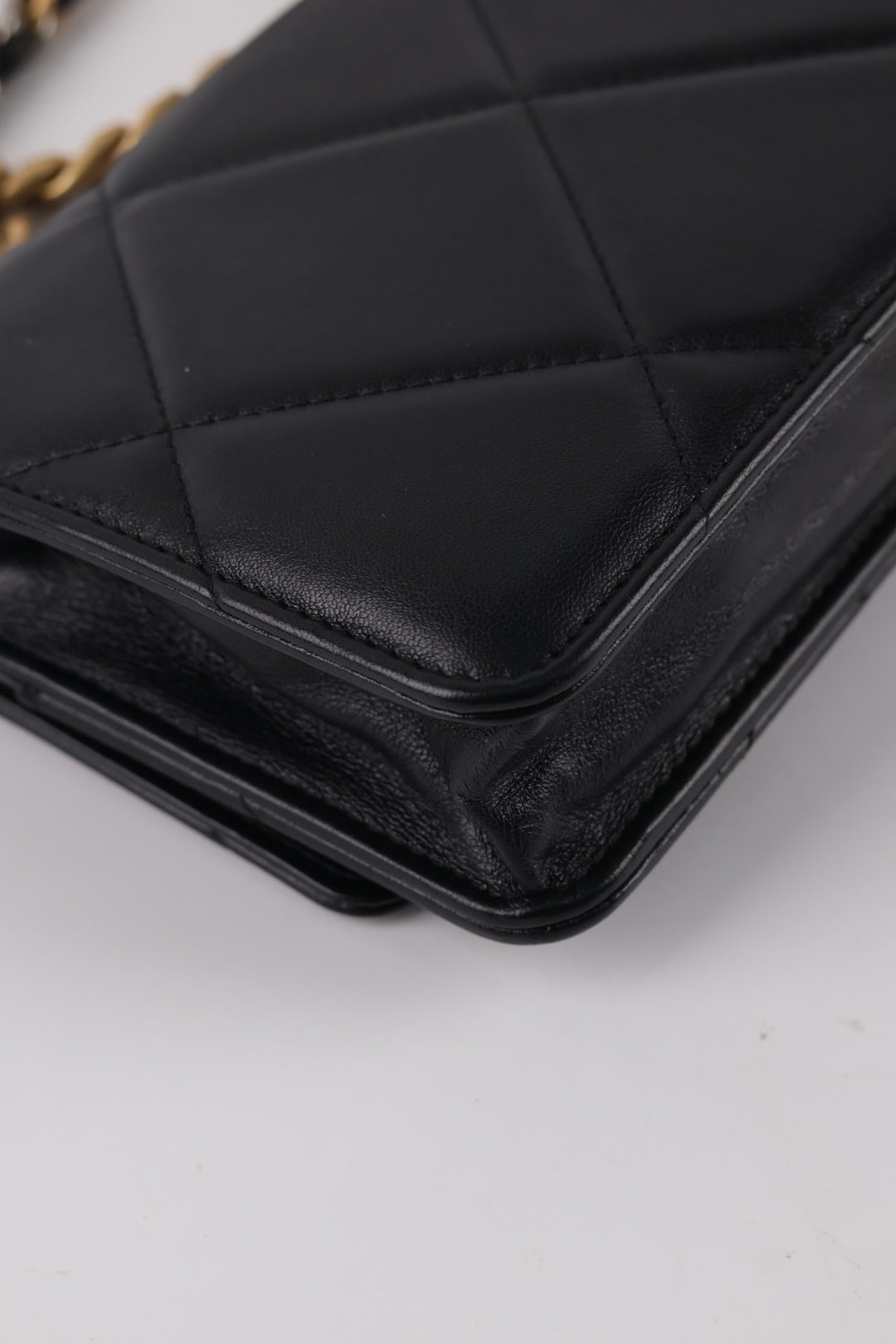 Chanel Woc 19 in Pelle
