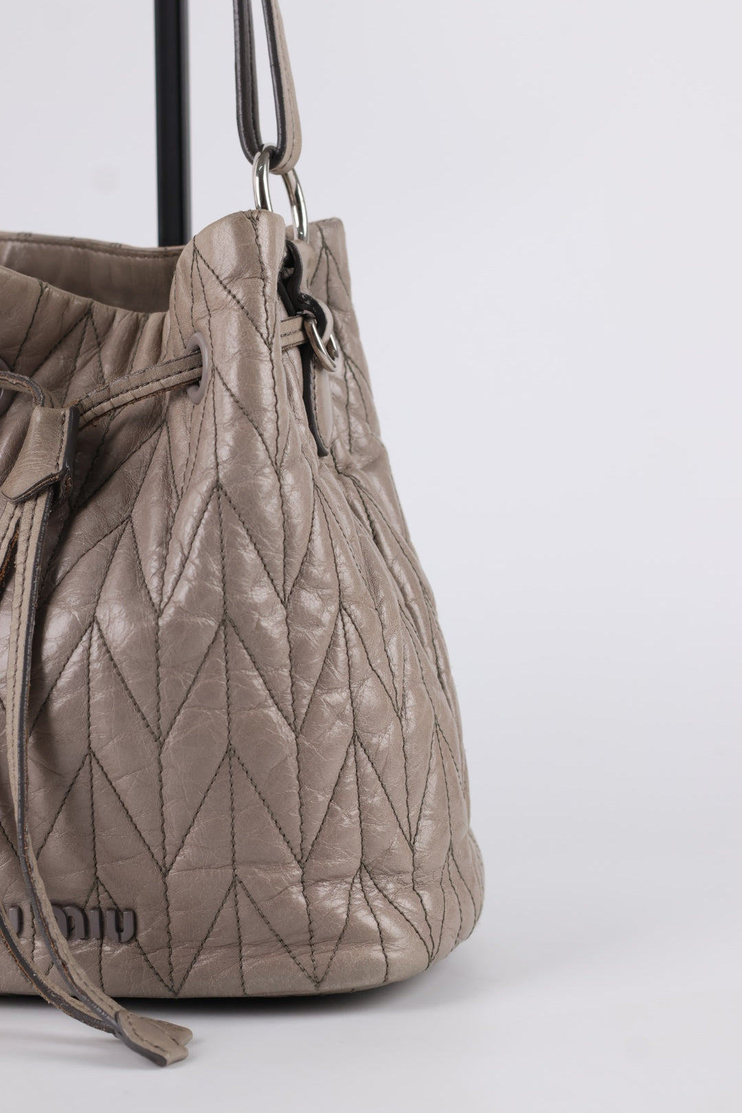 Miu Miu Bucket in Pelle