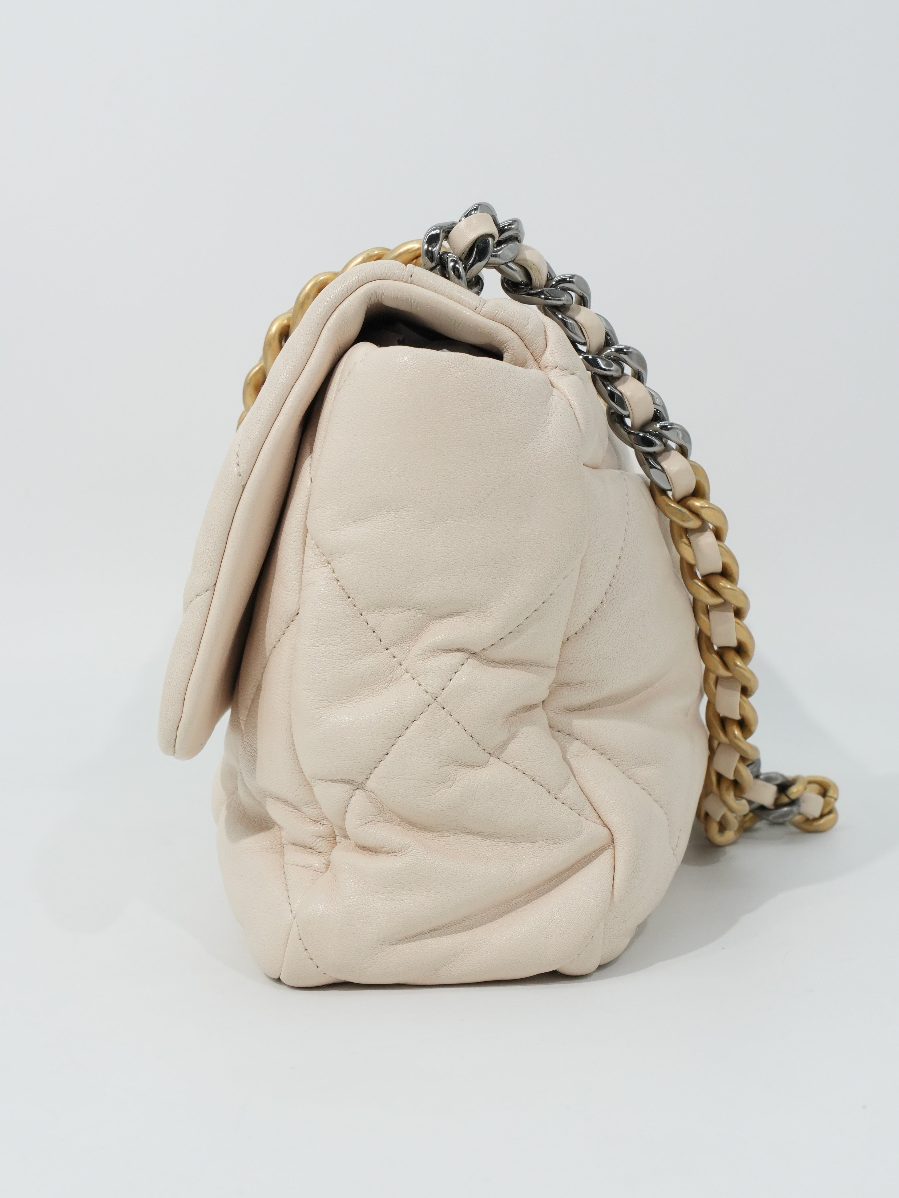 Chanel 19 Large in Pelle d’Agnello