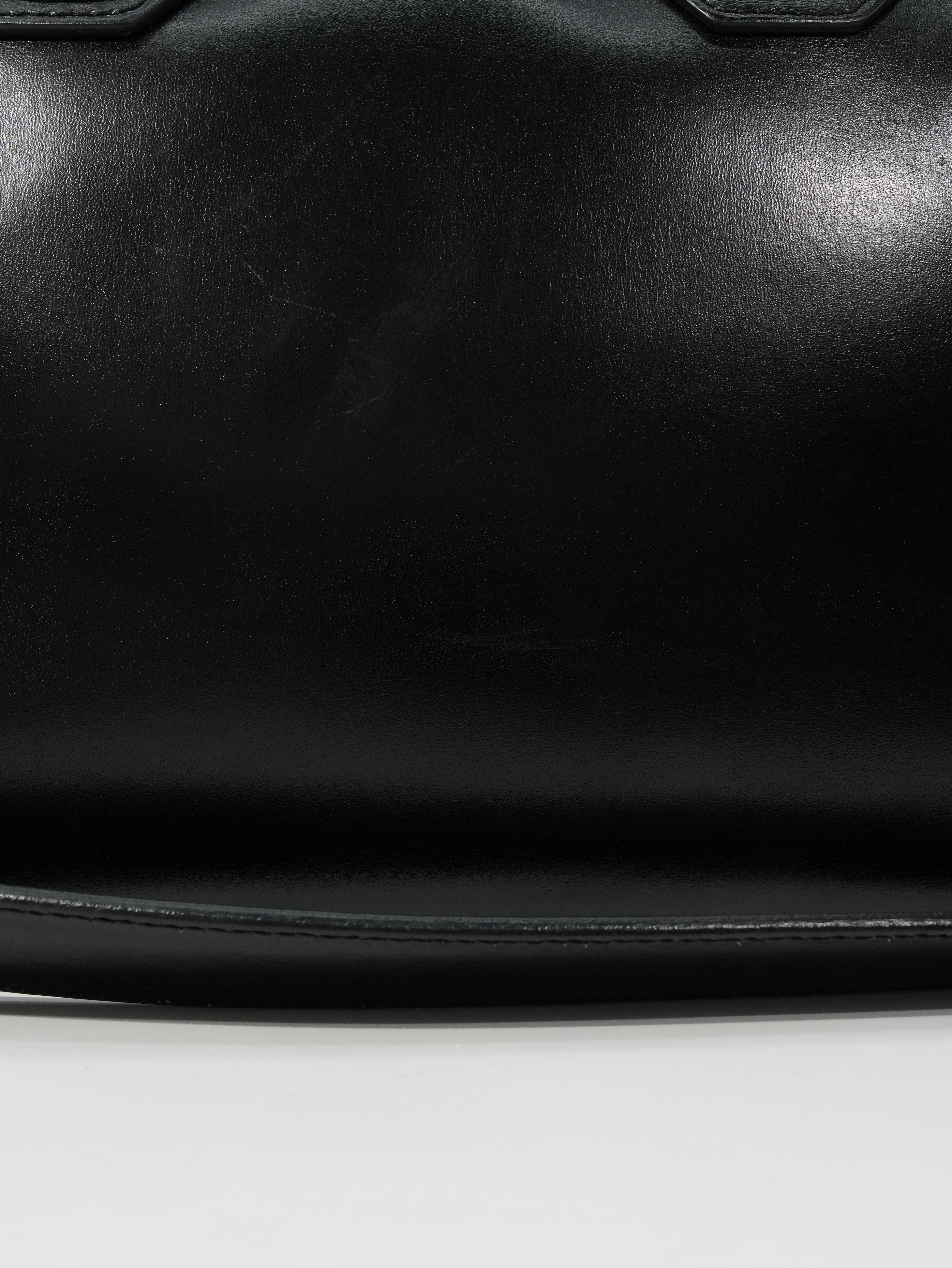 Givenchy Antigona Media