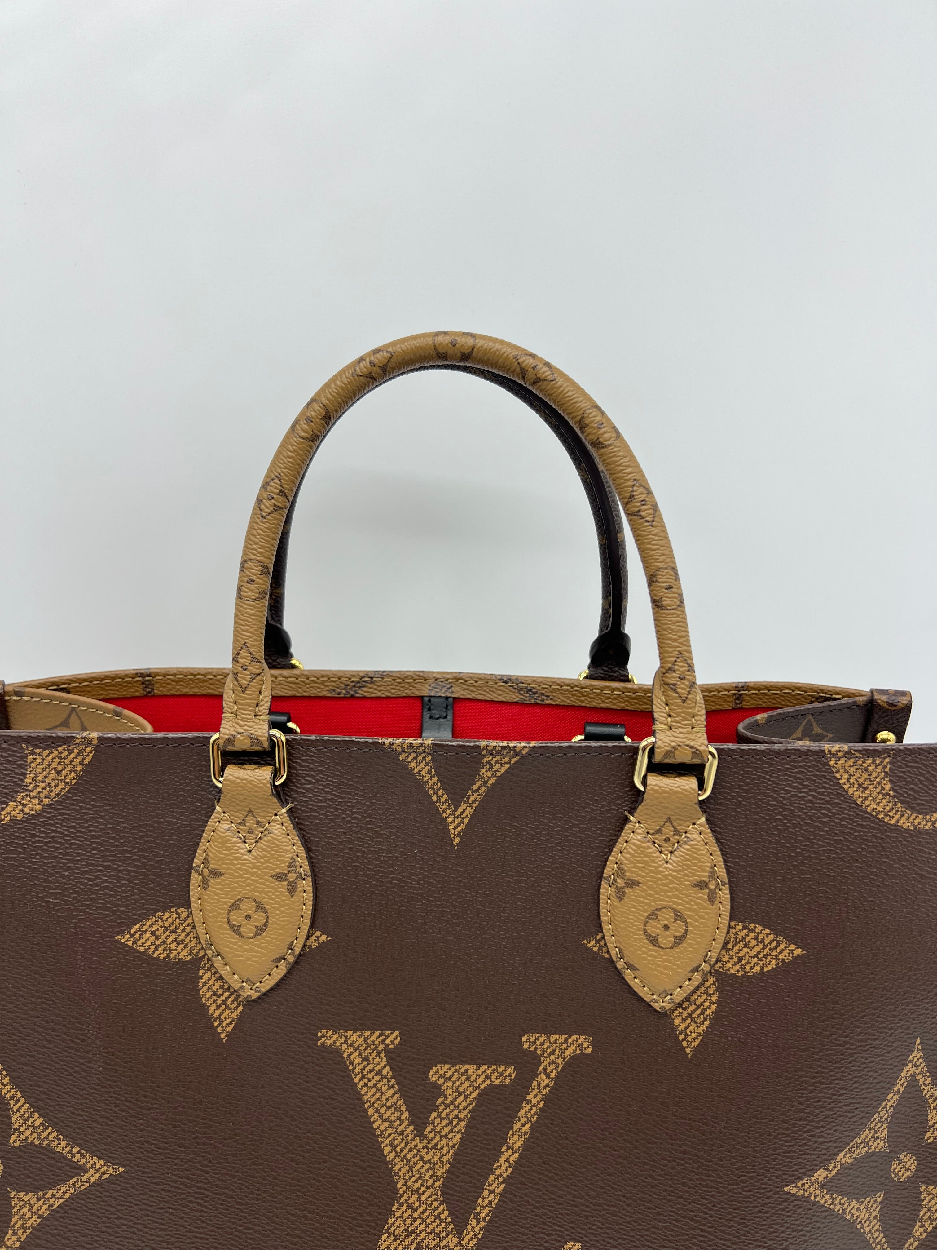 Louis Vuitton OnTheGo MM