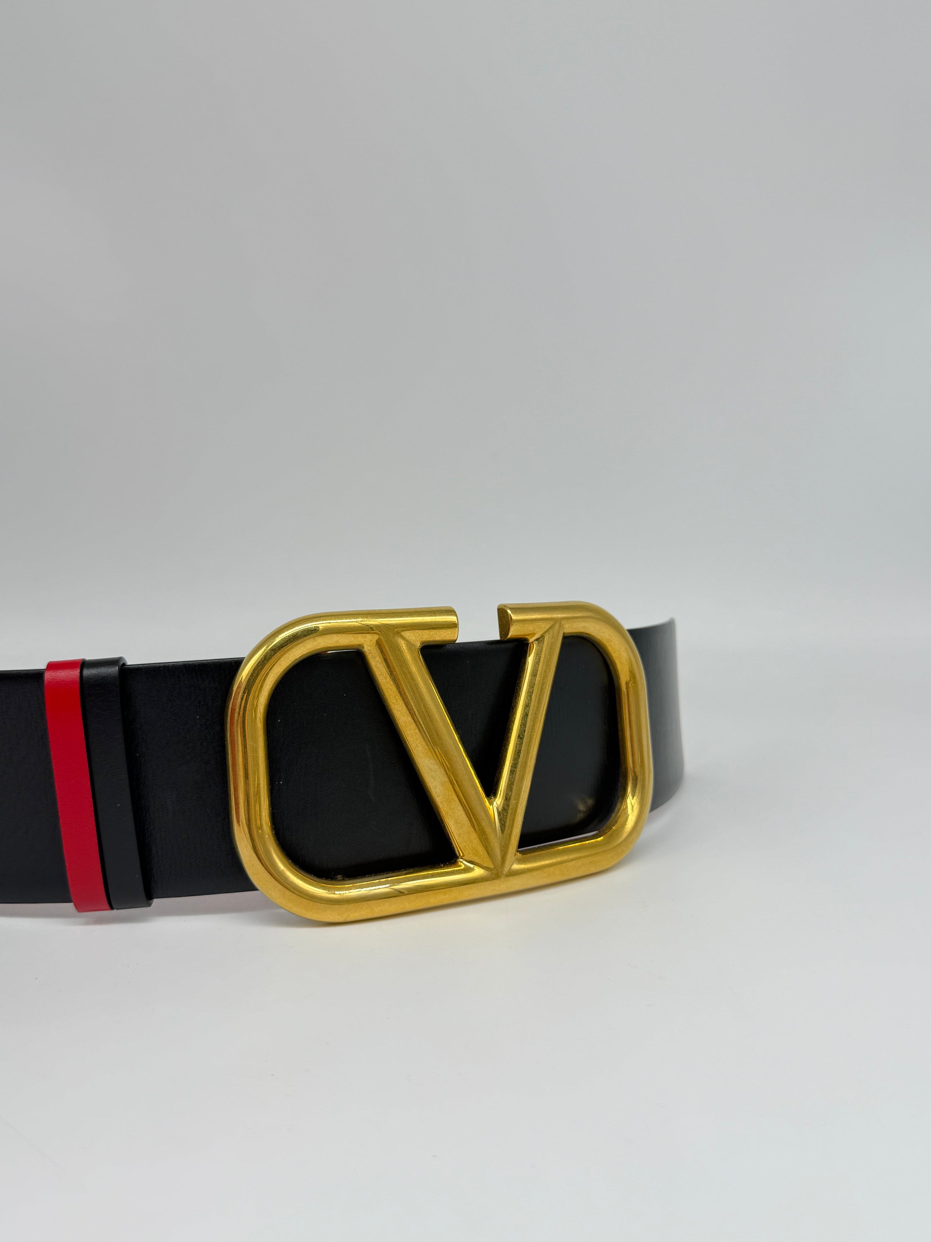 Valentino Cintura V Logo